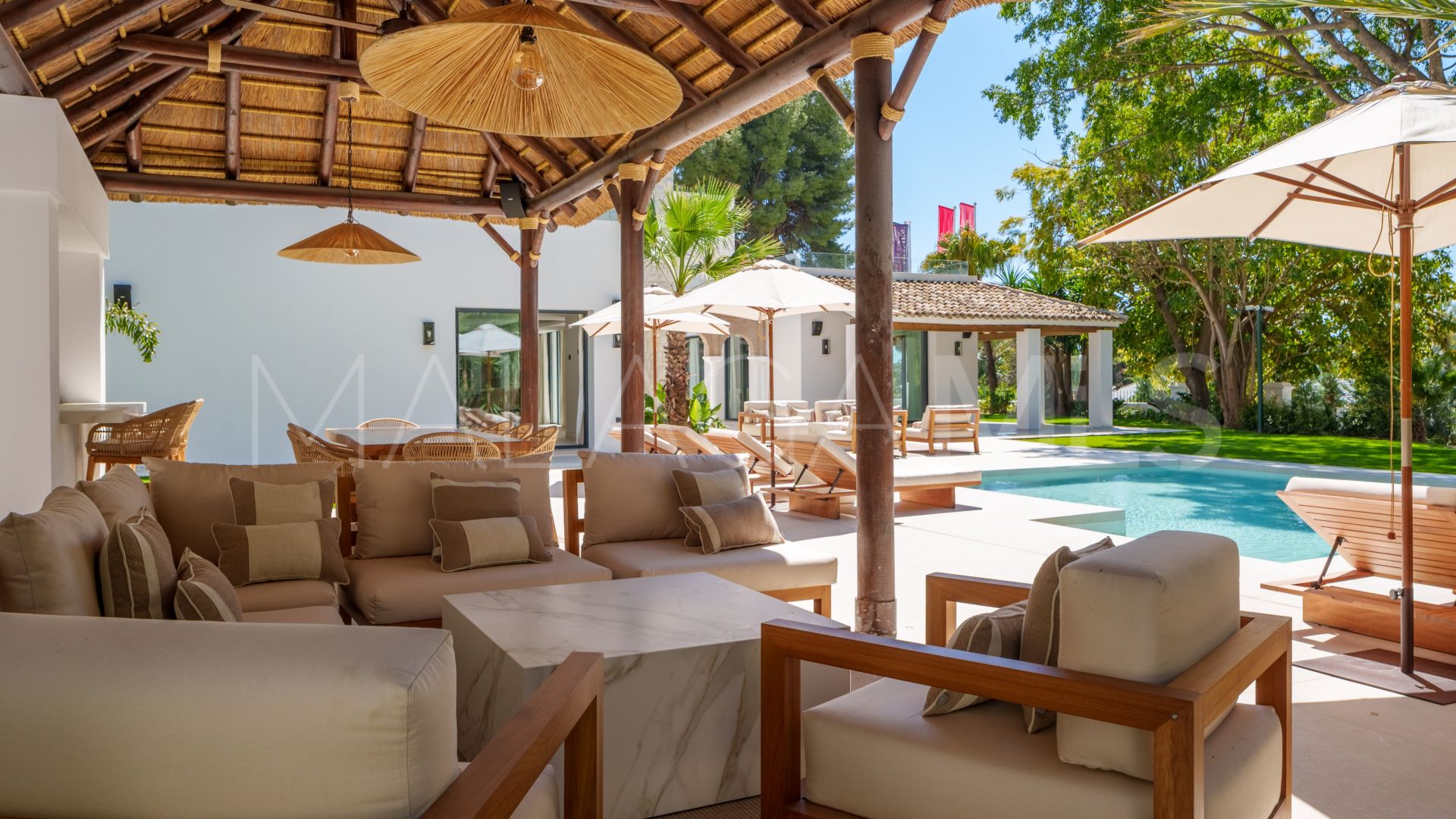 Villa for sale in Nueva Andalucia