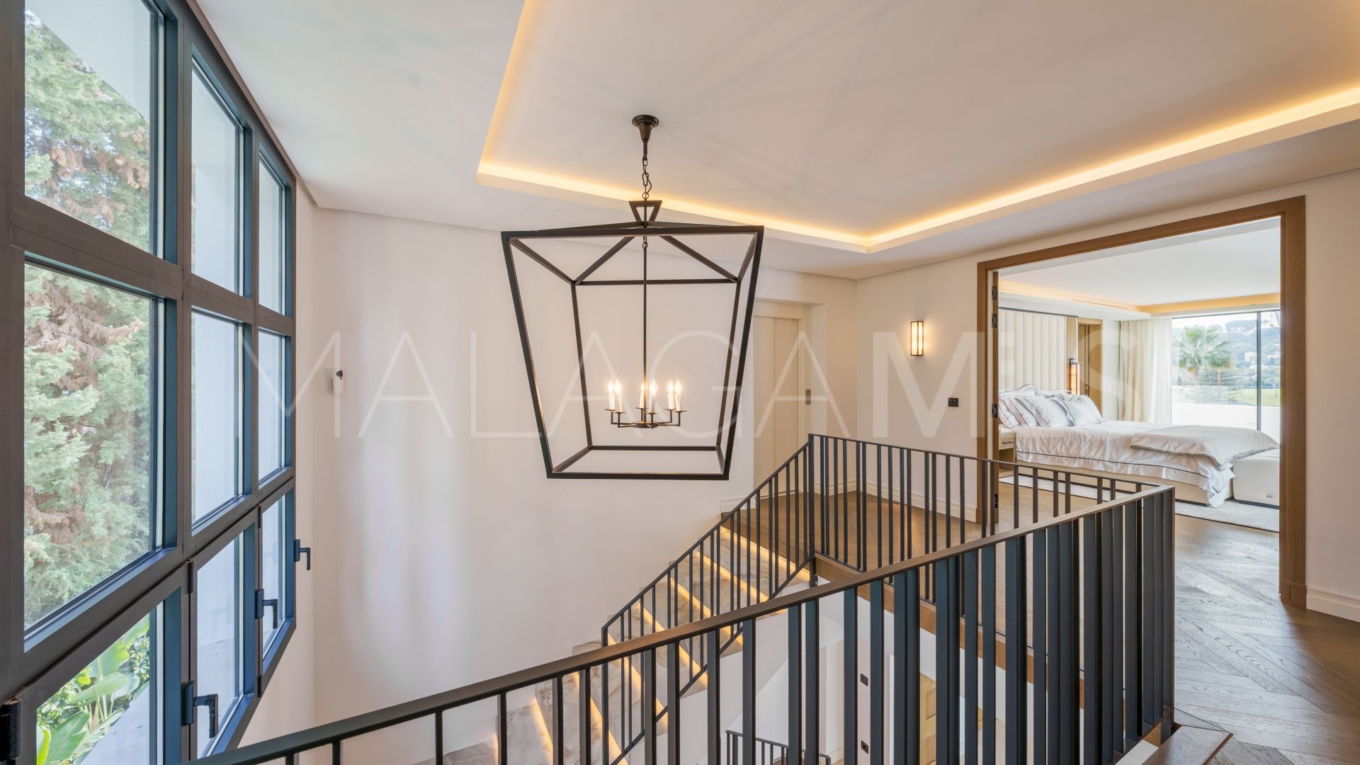 Villa for sale in Nueva Andalucia