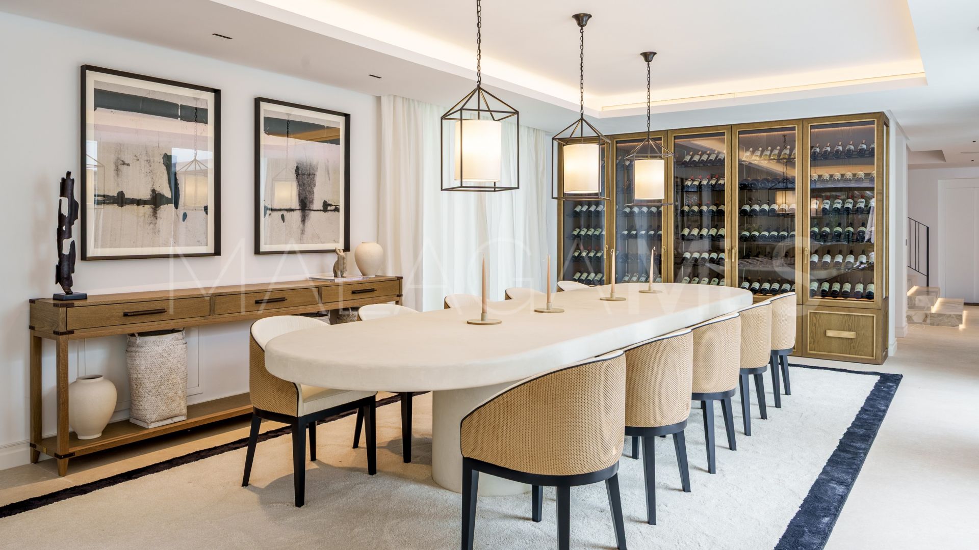 Villa for sale in Nueva Andalucia