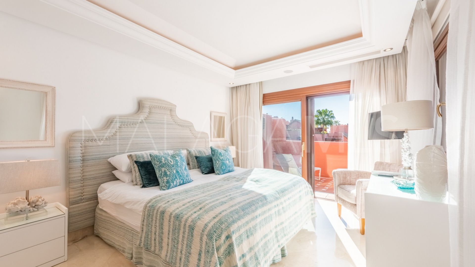 Buy atico duplex with 3 bedrooms in Torre Bermeja