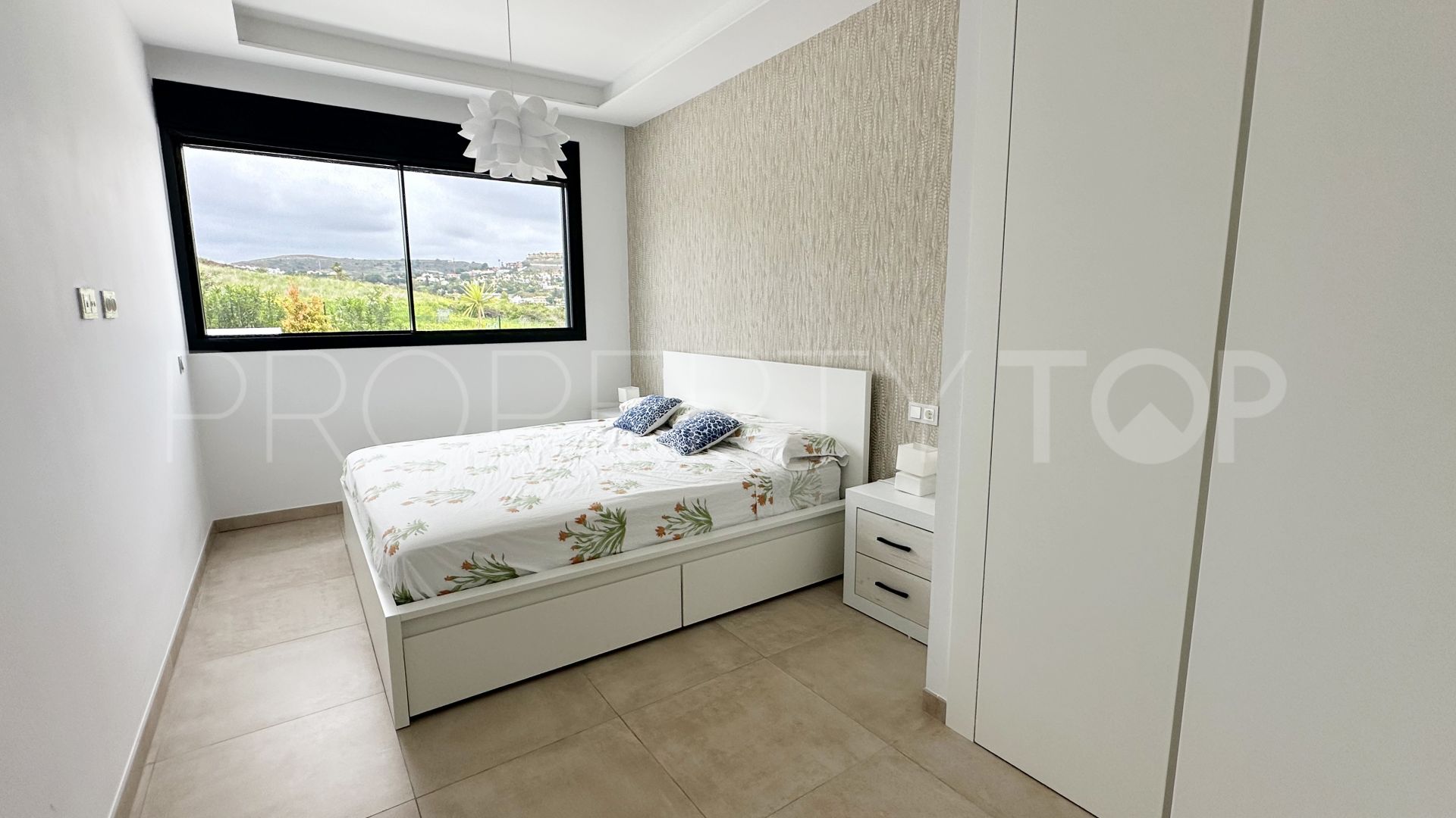 For sale apartment with 3 bedrooms in El Campanario Hills