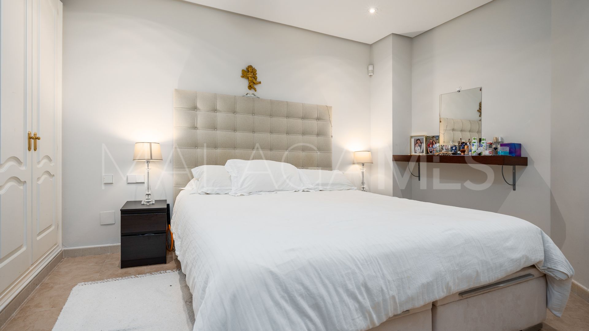 Villa for sale in Nueva Andalucia