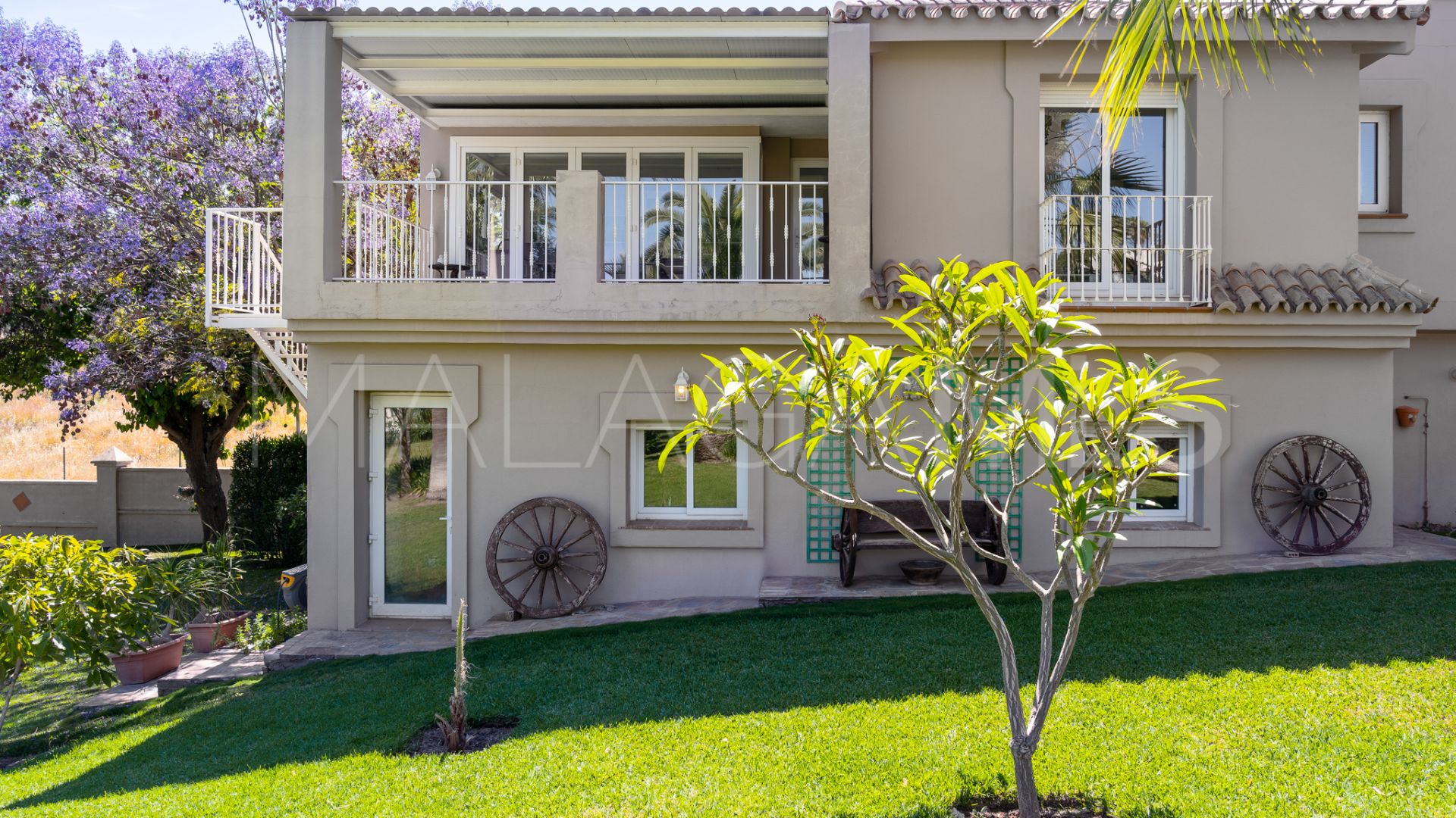 Villa for sale in Nueva Andalucia