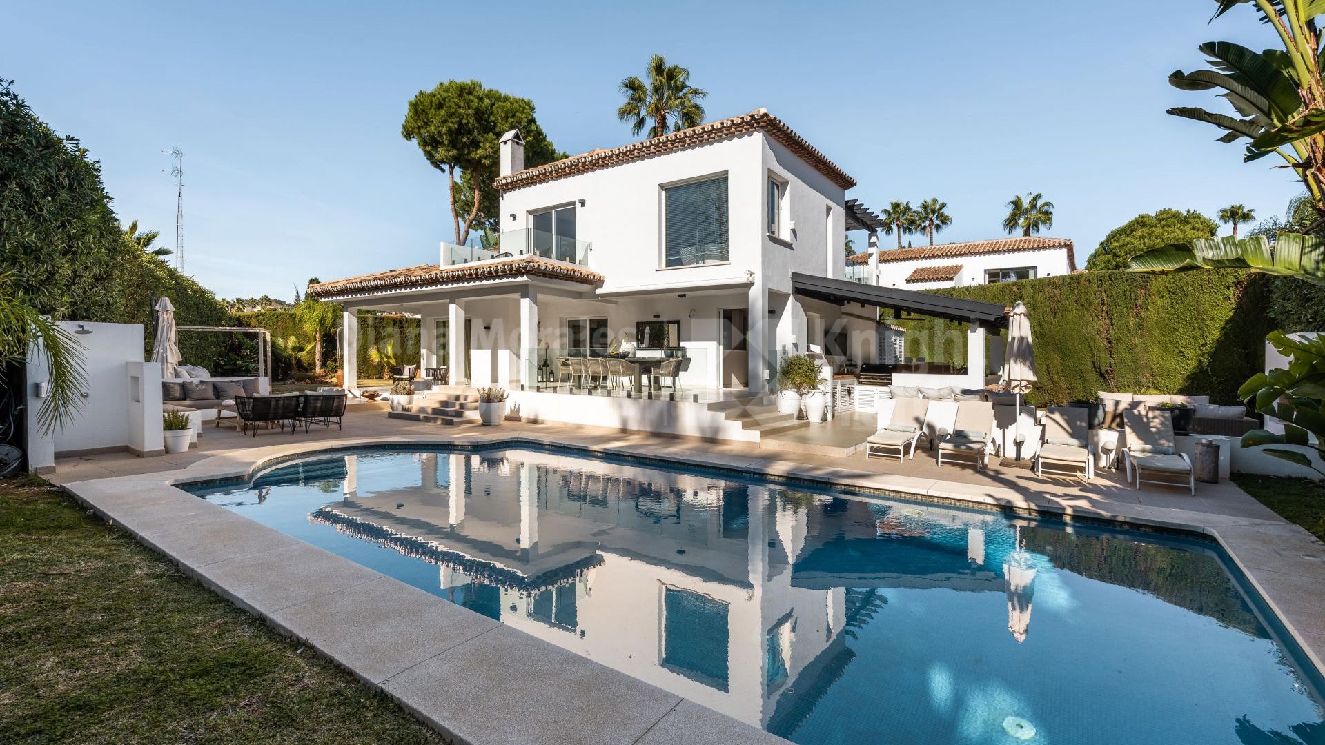 Marbella Country Club, Дом в огороженной урбанизации рядом с полем для гольфа