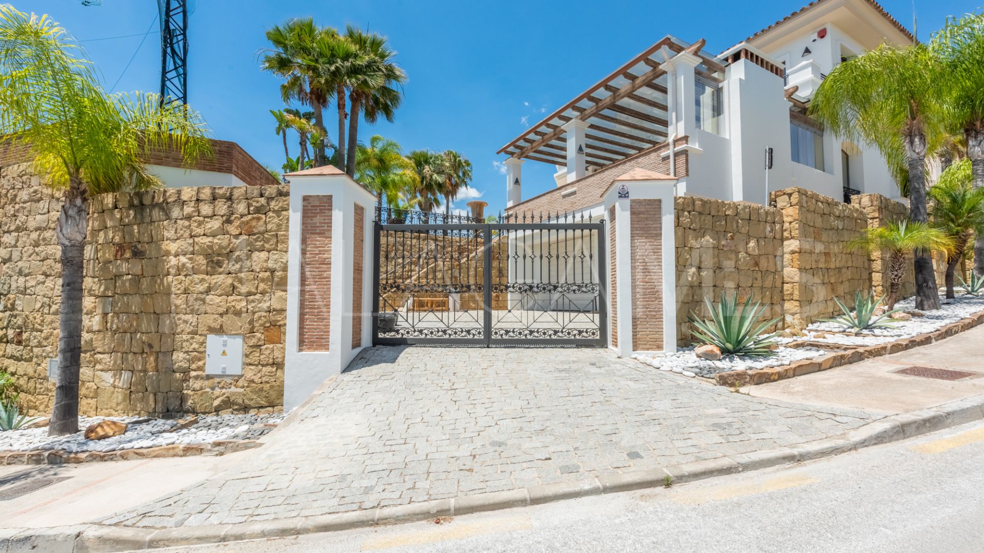 For sale 4 bedrooms villa in Los Arqueros