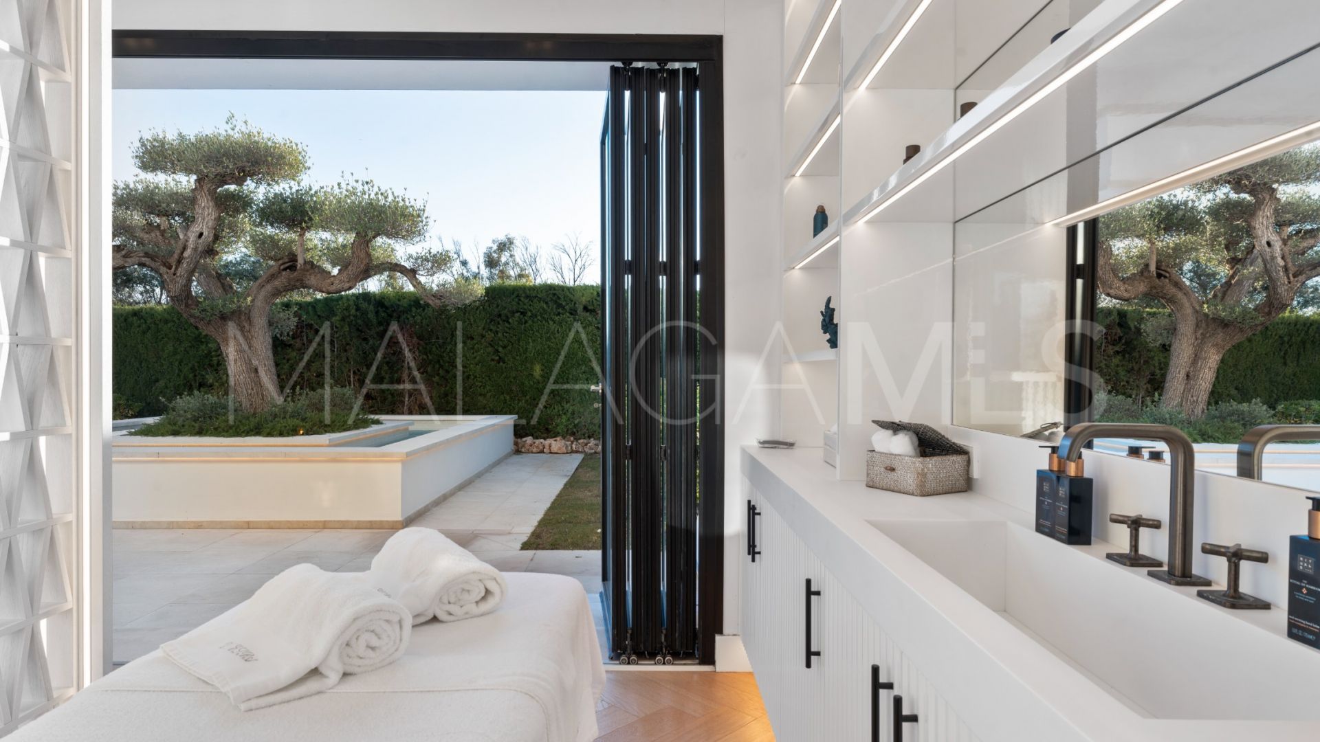 Villa with 7 bedrooms for sale in Los Naranjos Golf