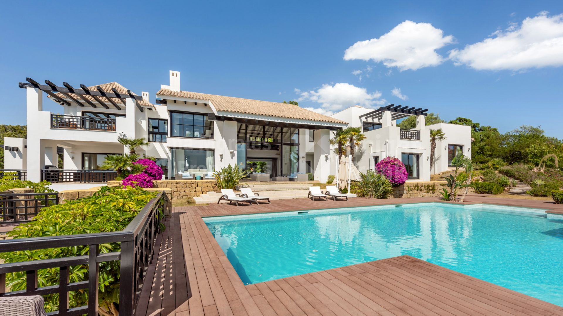 Frontline golf villa with sea and mountain views in La Zagaleta