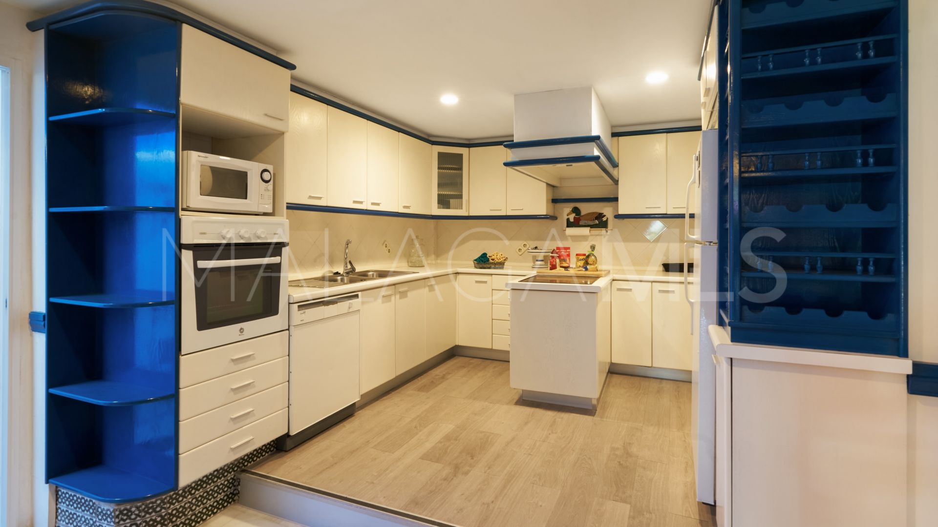 Hus i byn for sale in Los Toreros