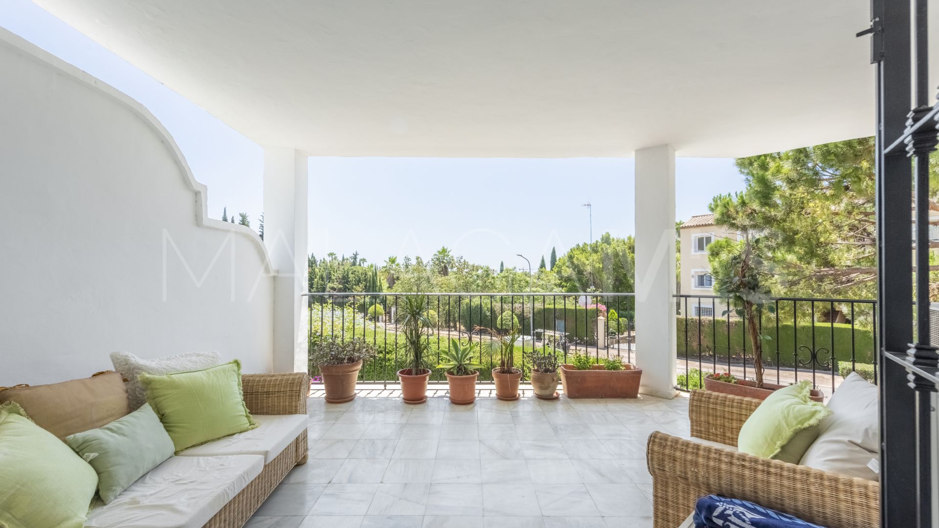 Buy villa pareada in Montepiedra