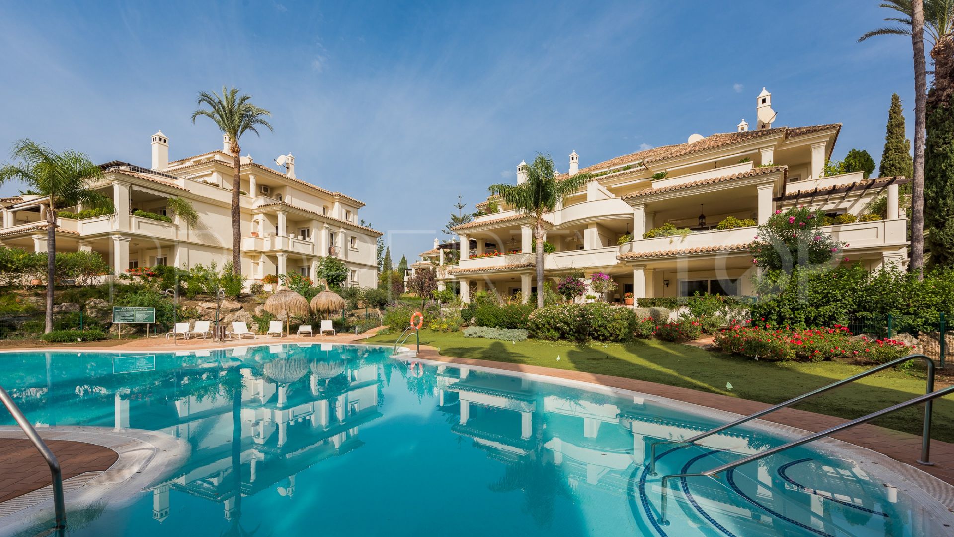 Property for sale in Las Alamandas, Nueva Andalucia