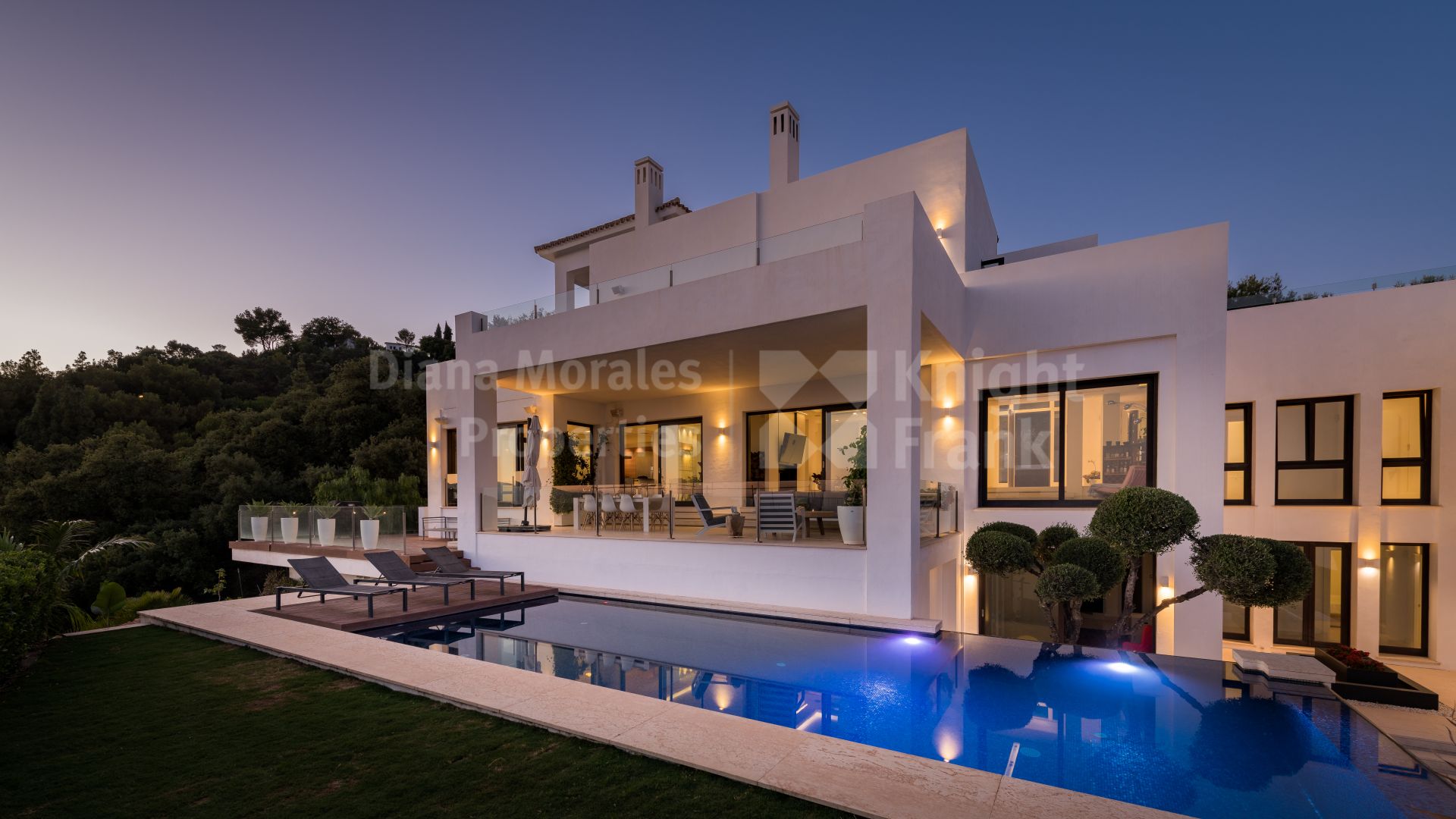 Los Altos de los Monteros, Villa im zeitgenössischen Stil mit Panoramablick aufs Meer