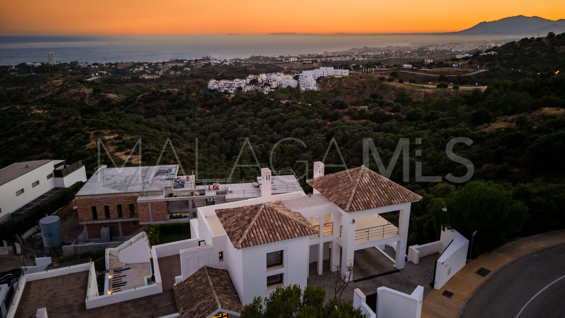 Los Altos de los Monteros villa for sale