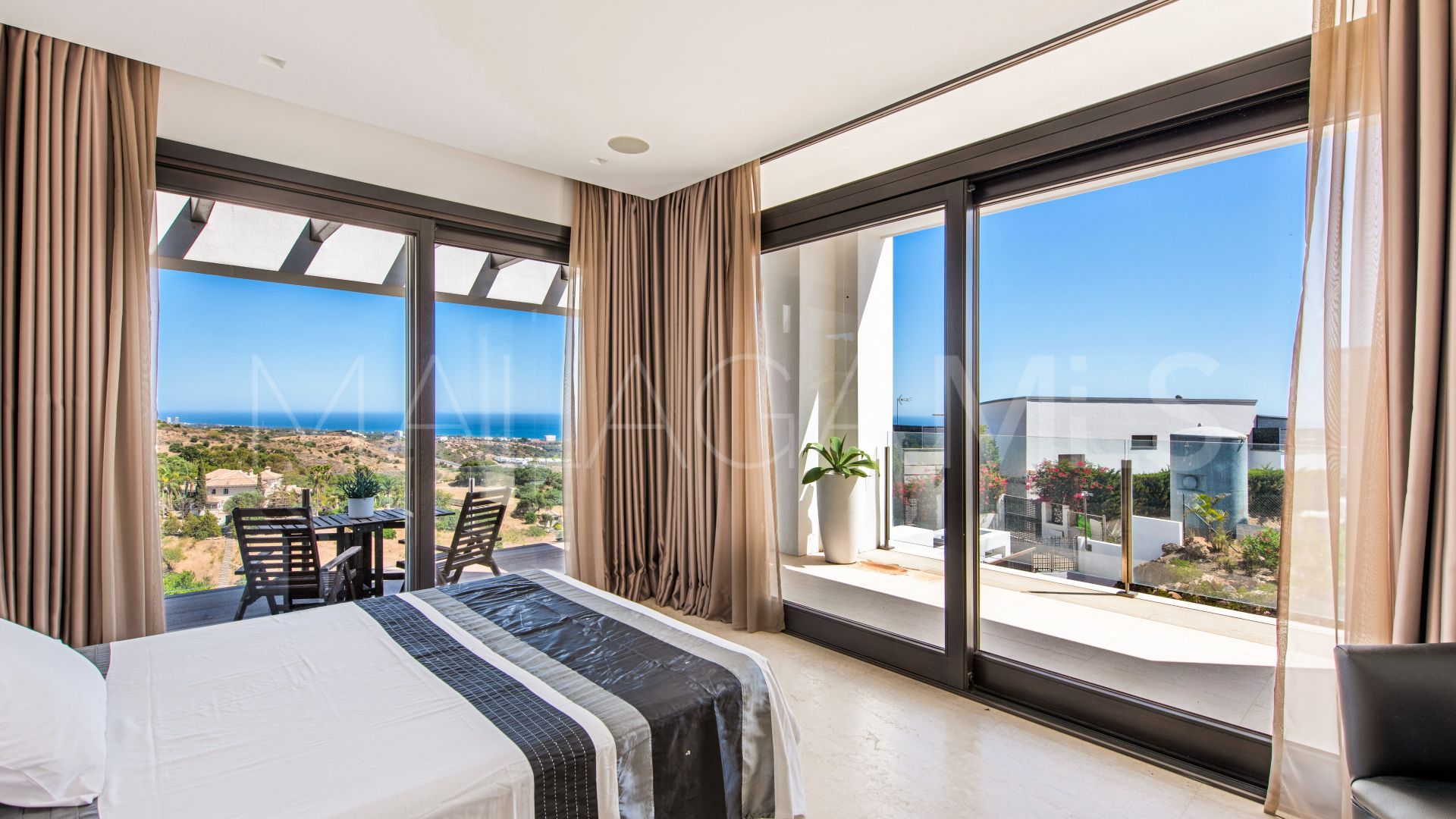 Los Altos de los Monteros villa for sale