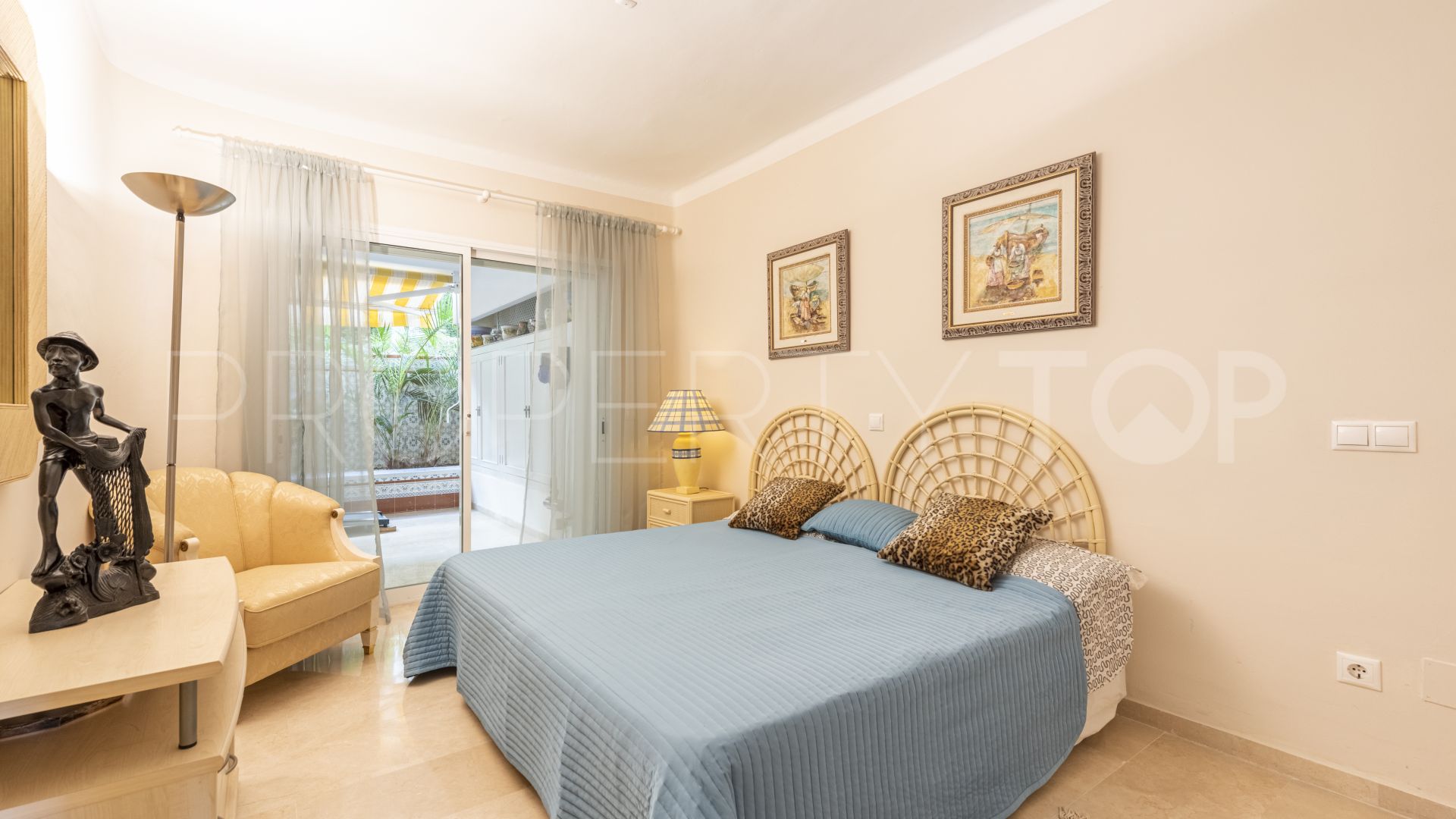 Buy ground floor apartment with 3 bedrooms in Terrazas de Las Lomas