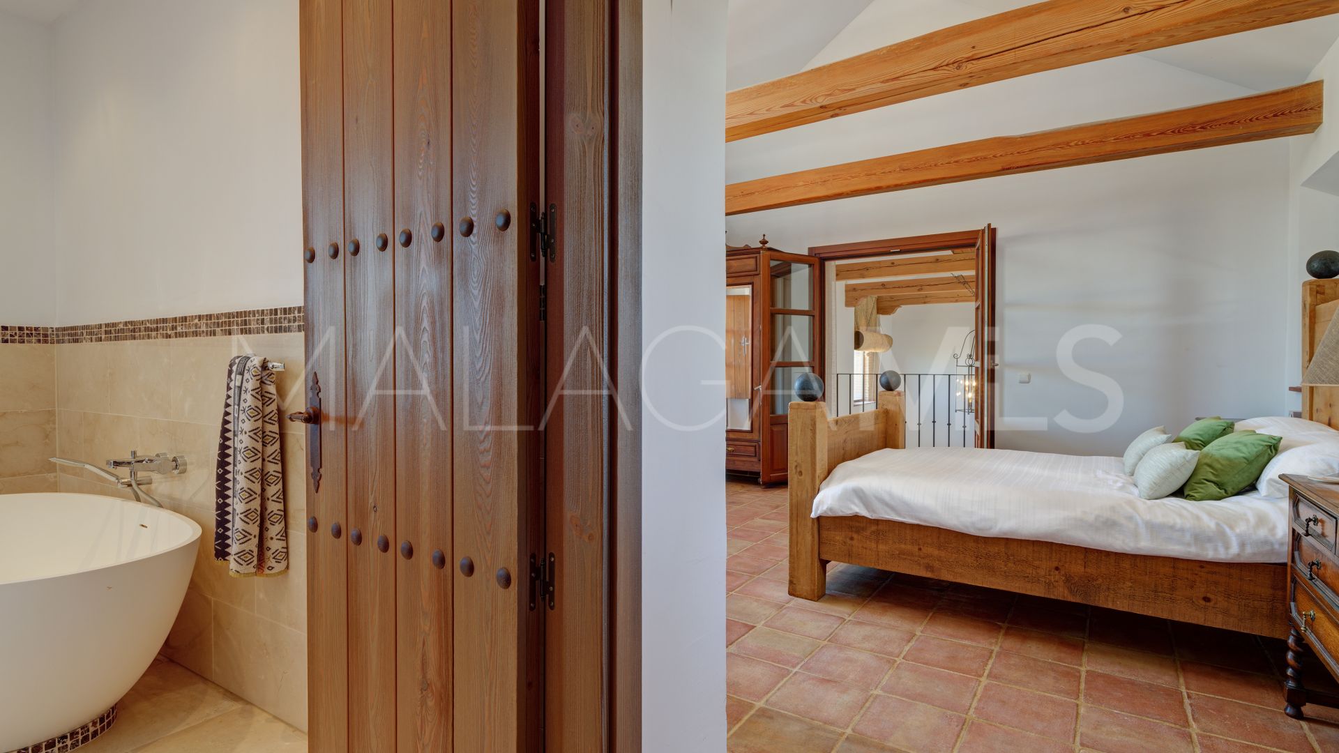 Hotel for sale in Antequera