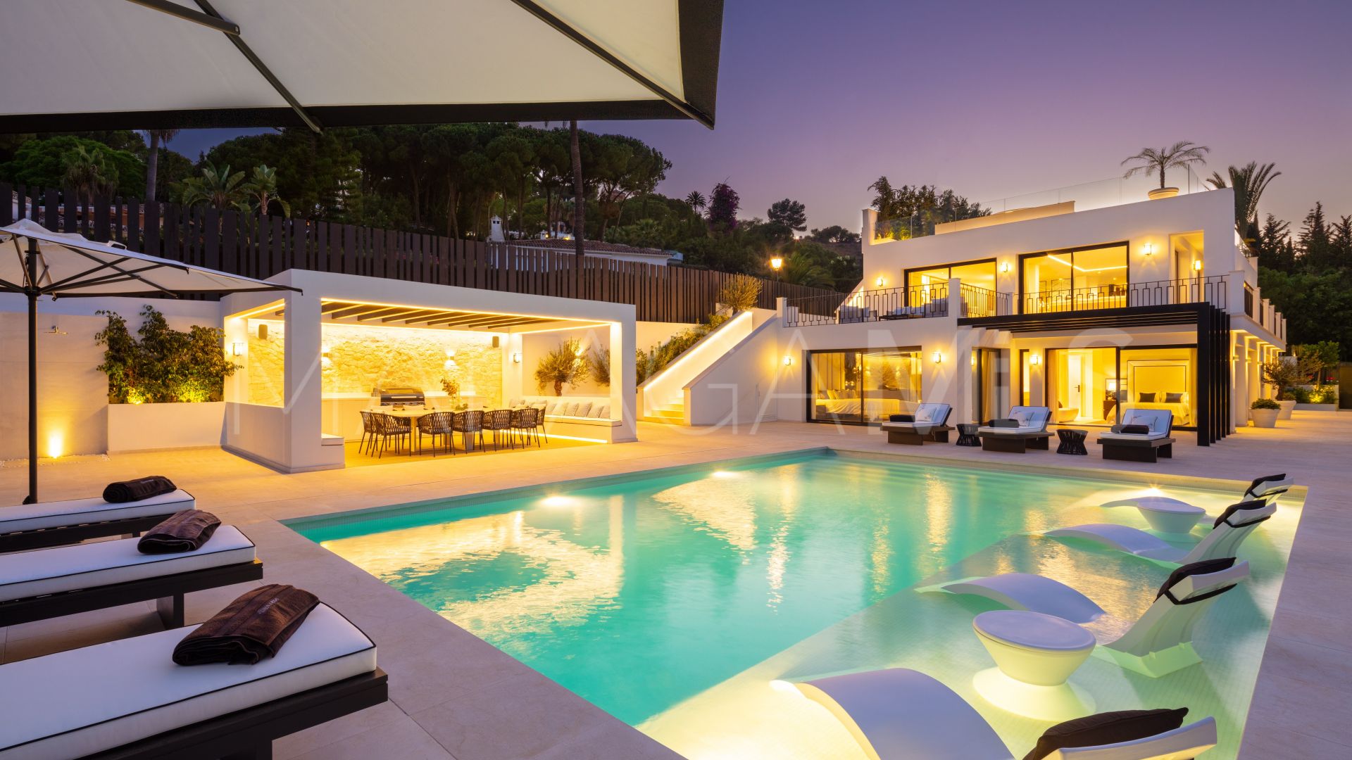 For sale villa with 5 bedrooms in Las Brisas