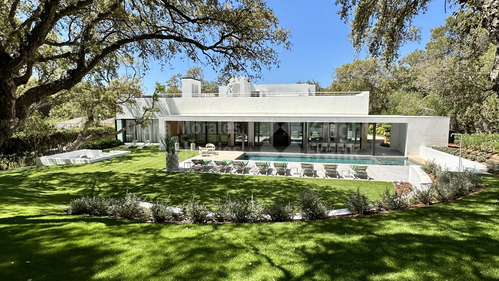 Golfvilla in erster Linie in Sotogrande