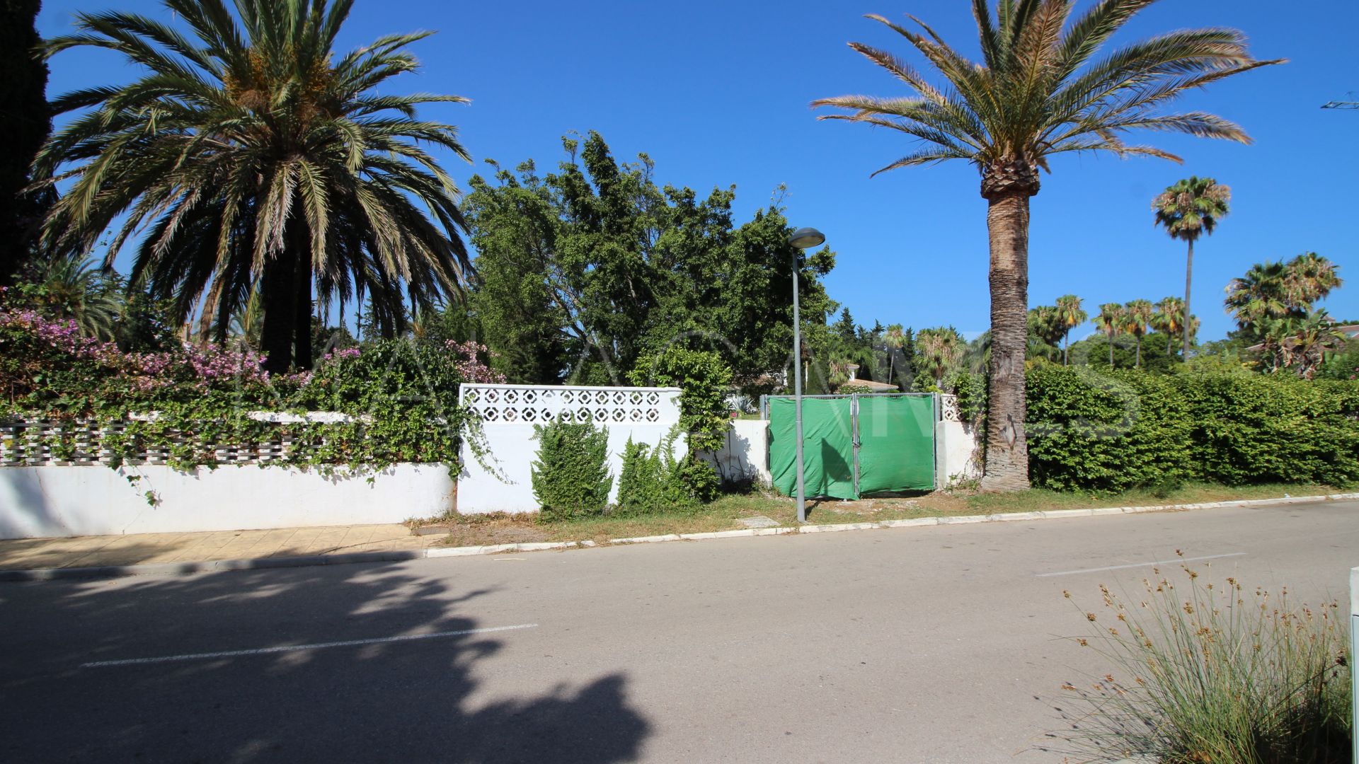 Plot in Guadalmina Baja for sale