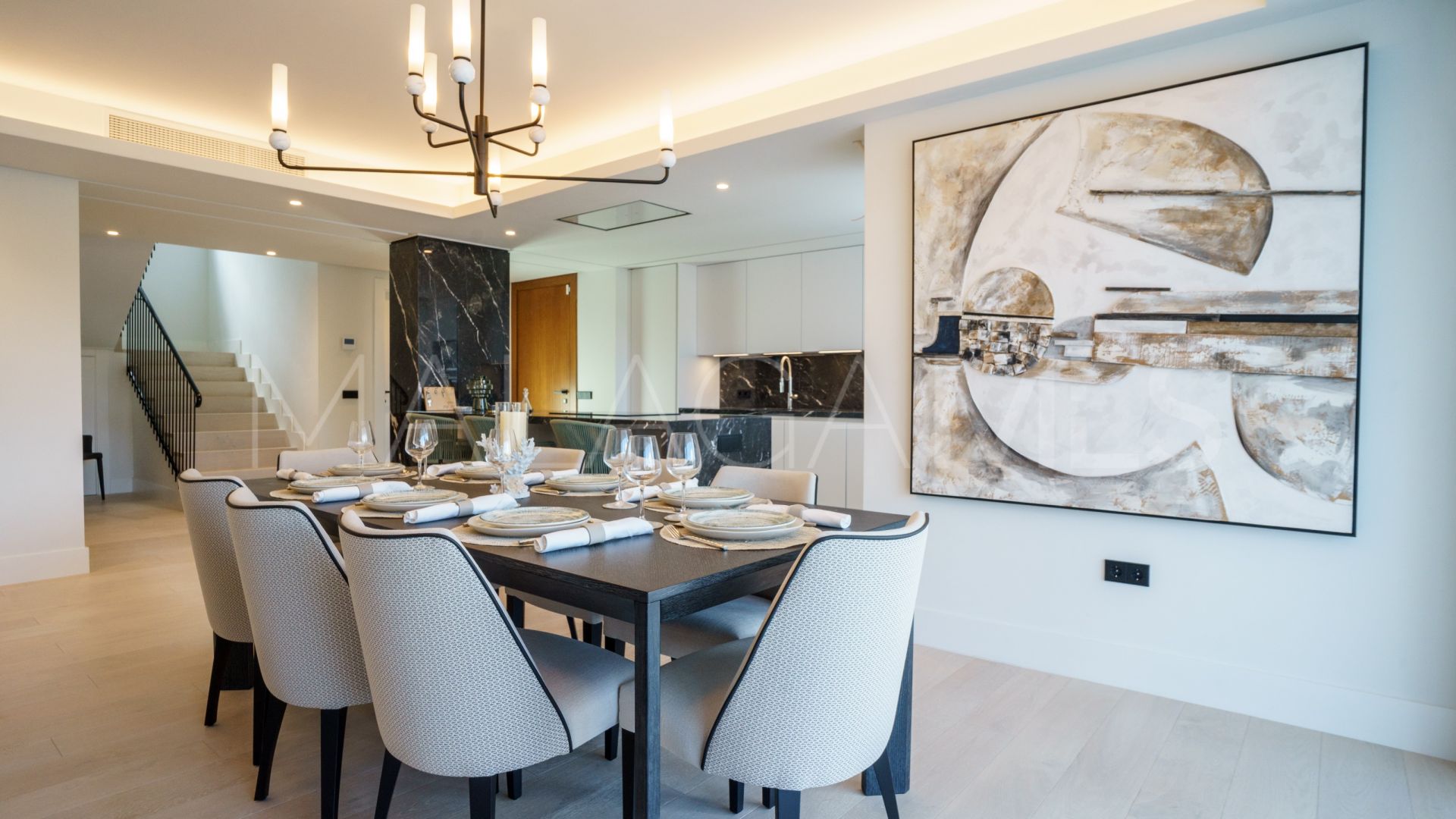 5 bedrooms villa for sale in Las Brisas