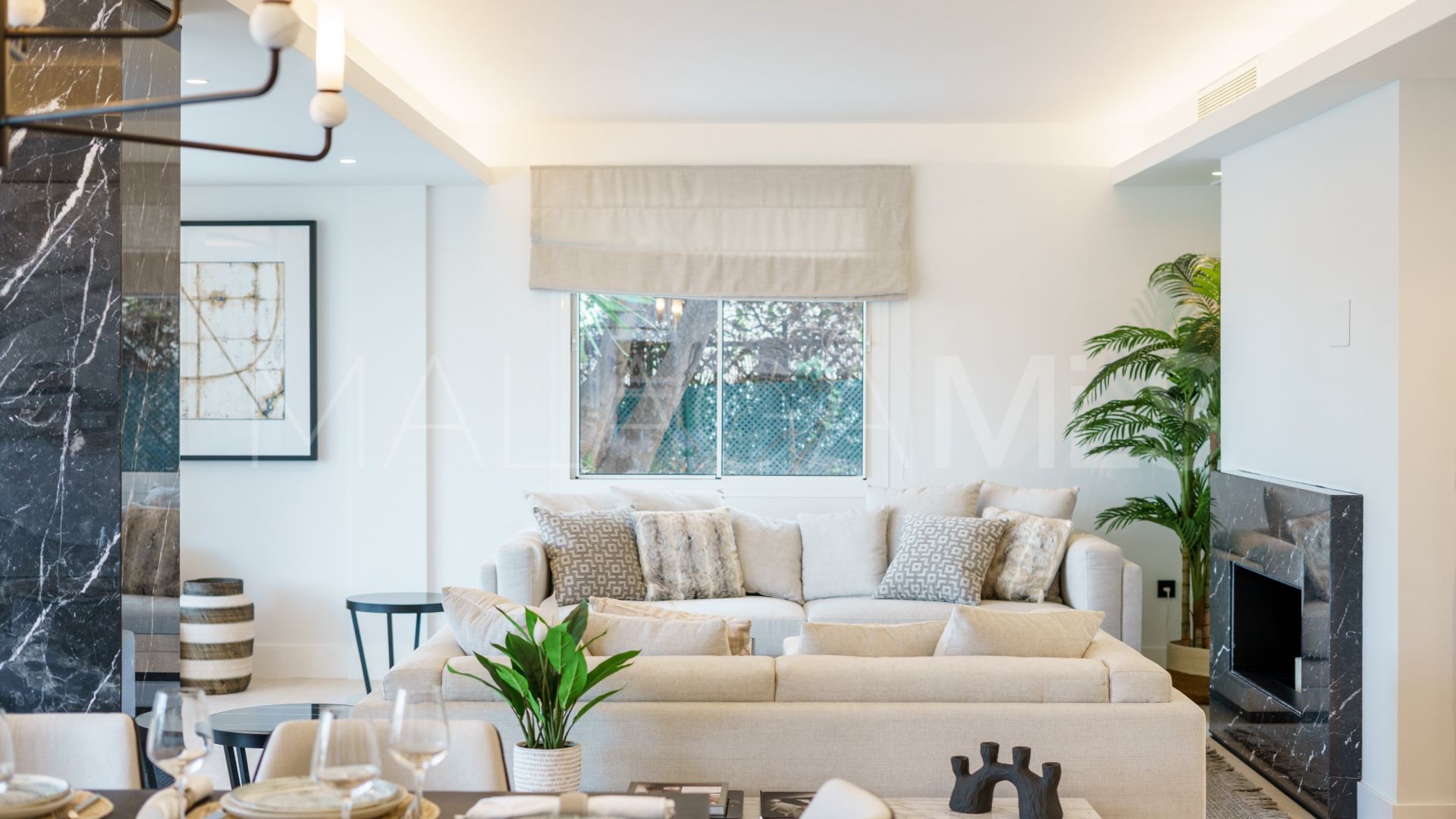 5 bedrooms villa for sale in Las Brisas