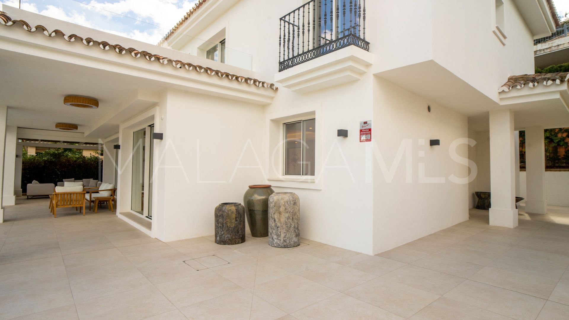5 bedrooms villa for sale in Las Brisas