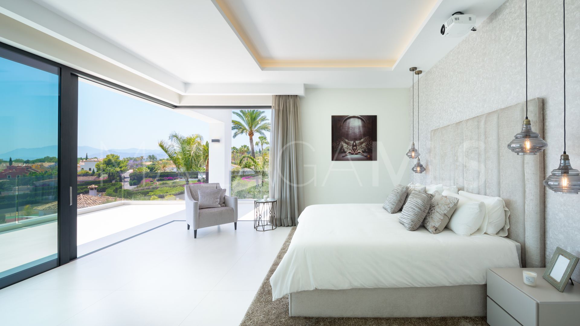 Buy Rocio de Nagüeles villa with 5 bedrooms
