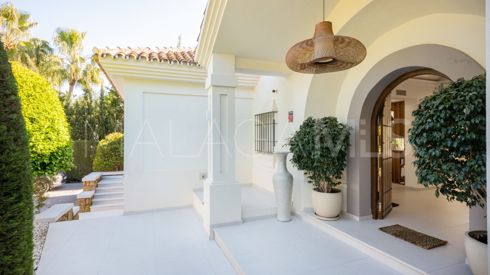 Villa for sale with 5 bedrooms in Casasola