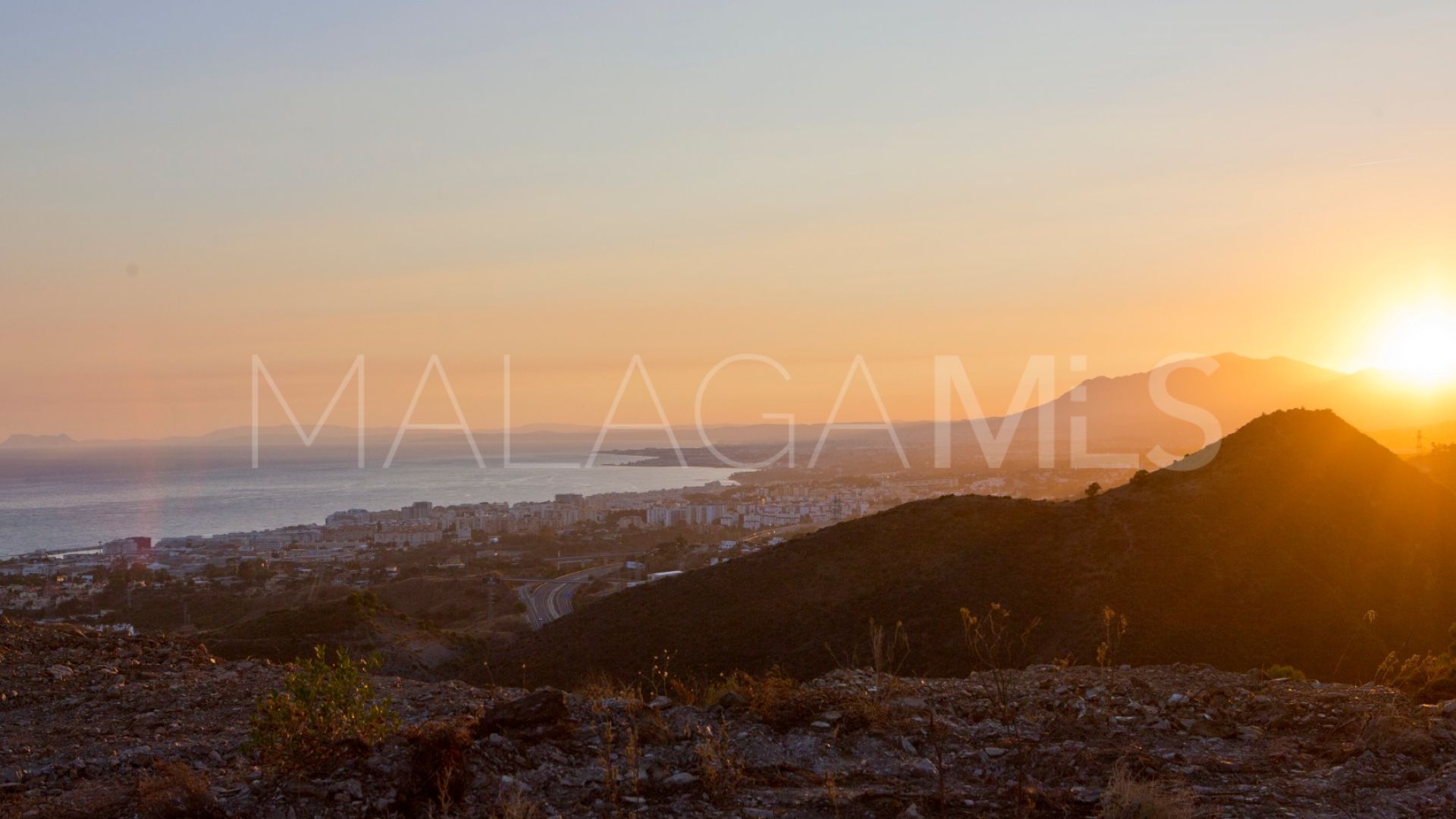 Villa for sale in Los Altos de los Monteros