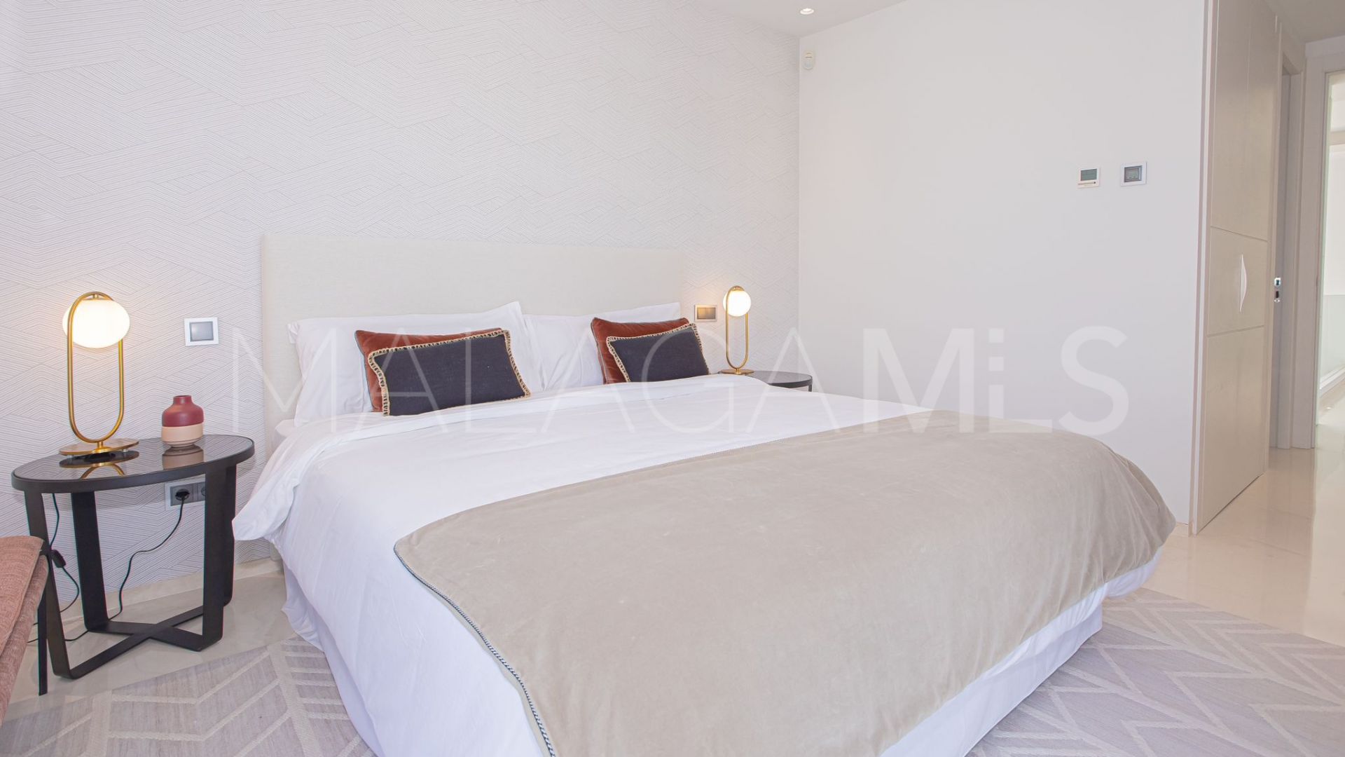 Se vende villa with 6 bedrooms in Nueva Andalucia