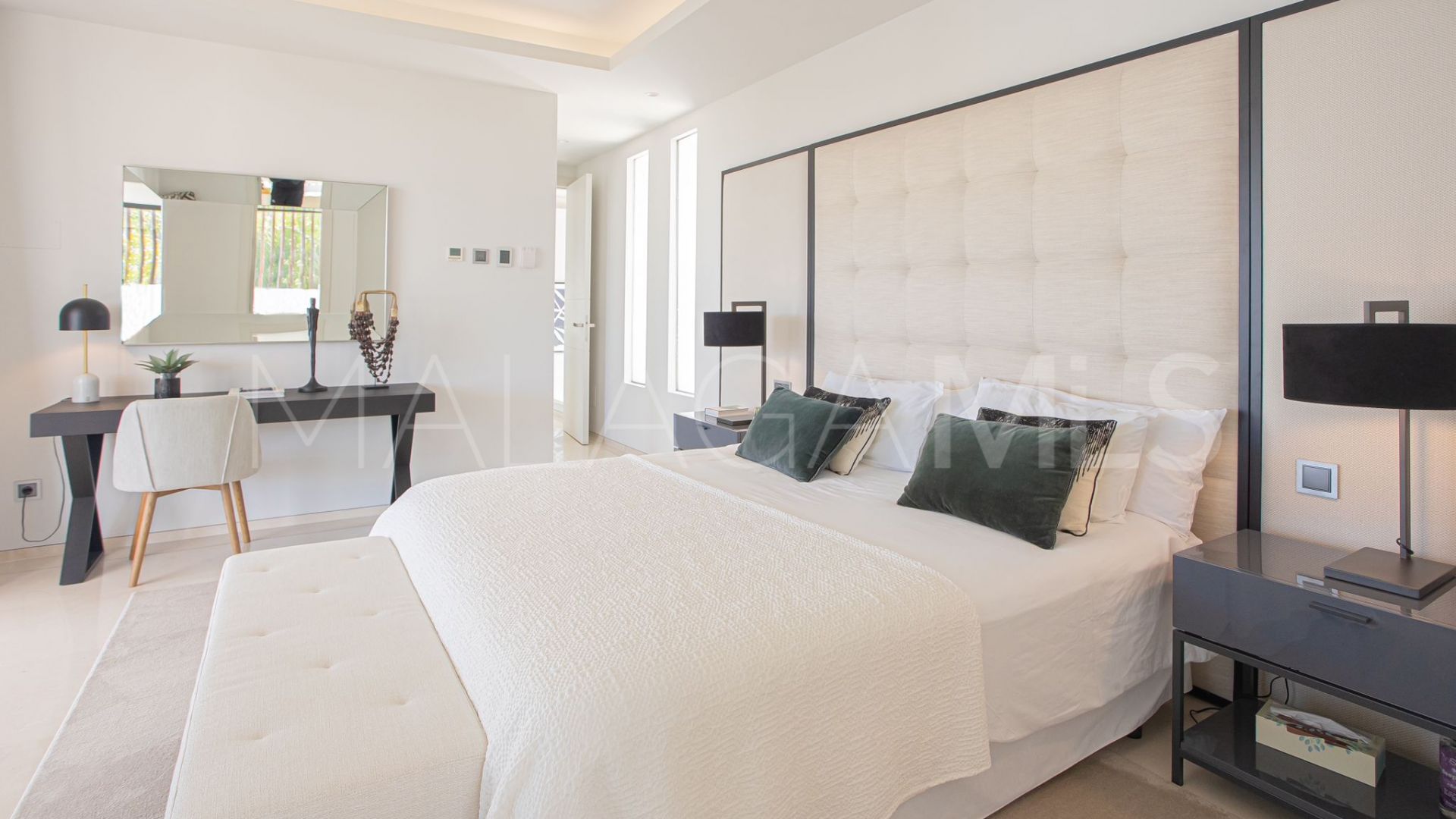 Se vende villa with 6 bedrooms in Nueva Andalucia