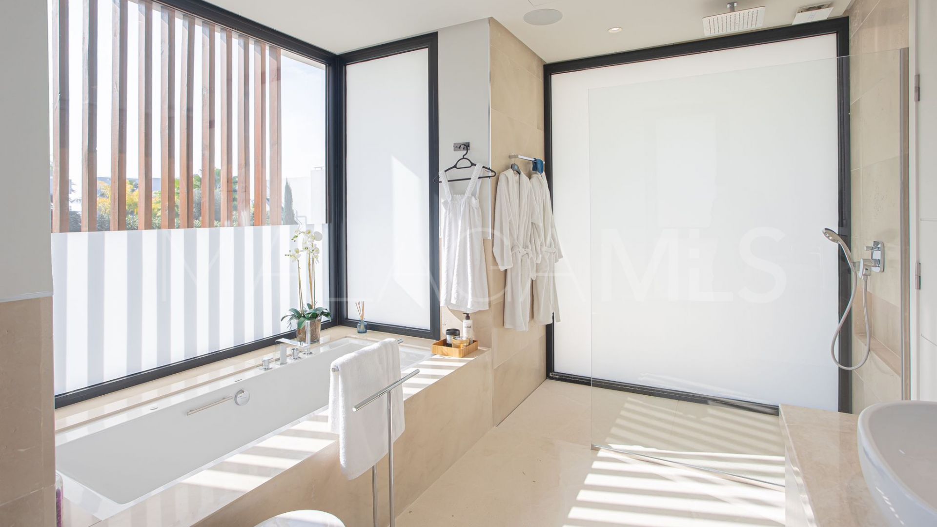 Se vende villa with 6 bedrooms in Nueva Andalucia