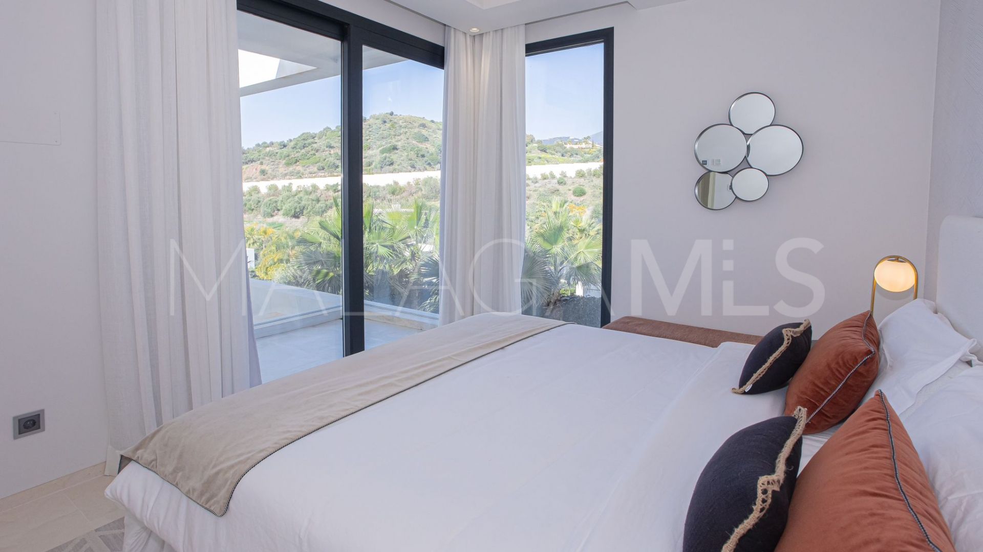 Se vende villa with 6 bedrooms in Nueva Andalucia