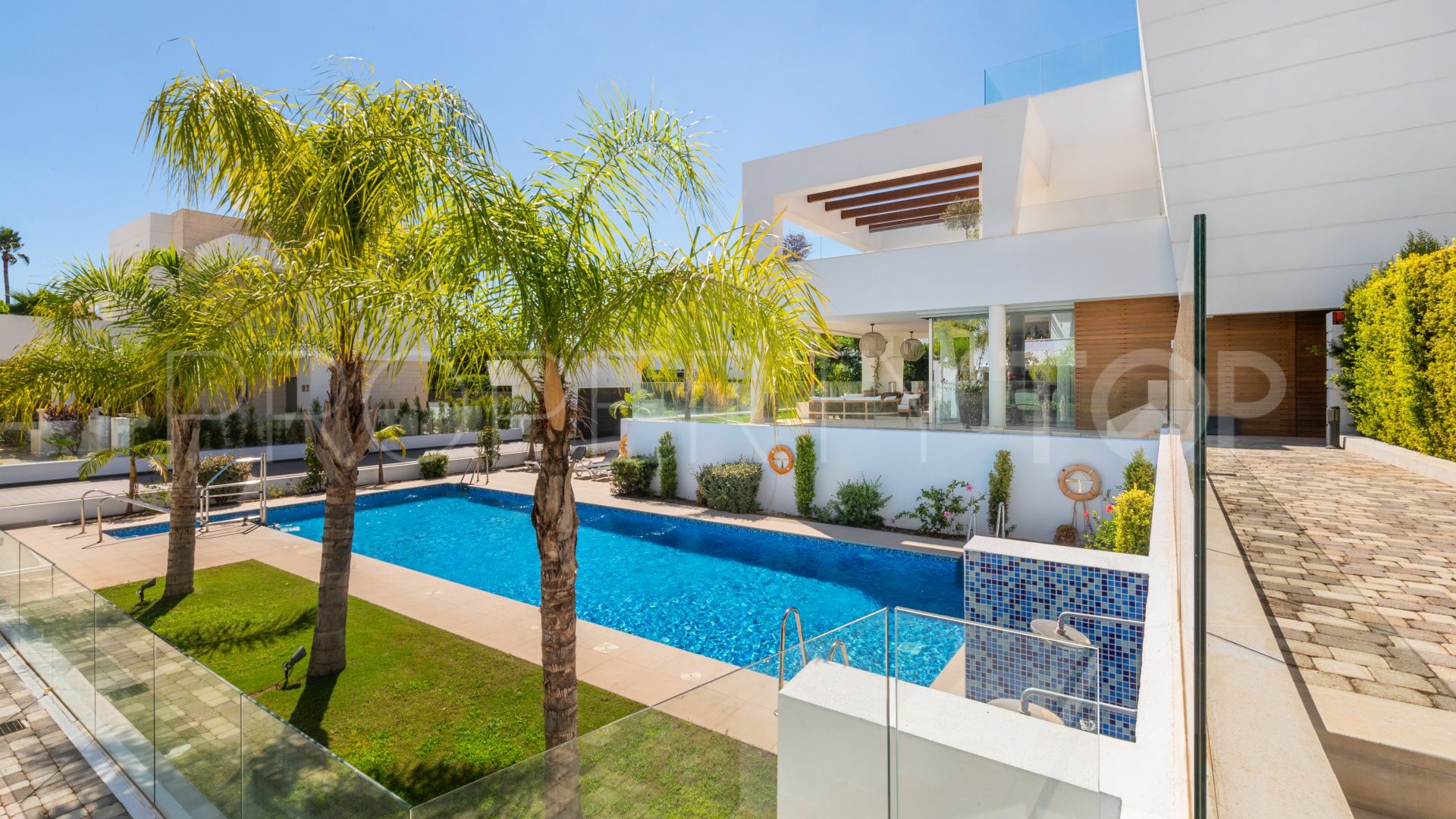 For sale villa with 4 bedrooms in San Pedro Playa