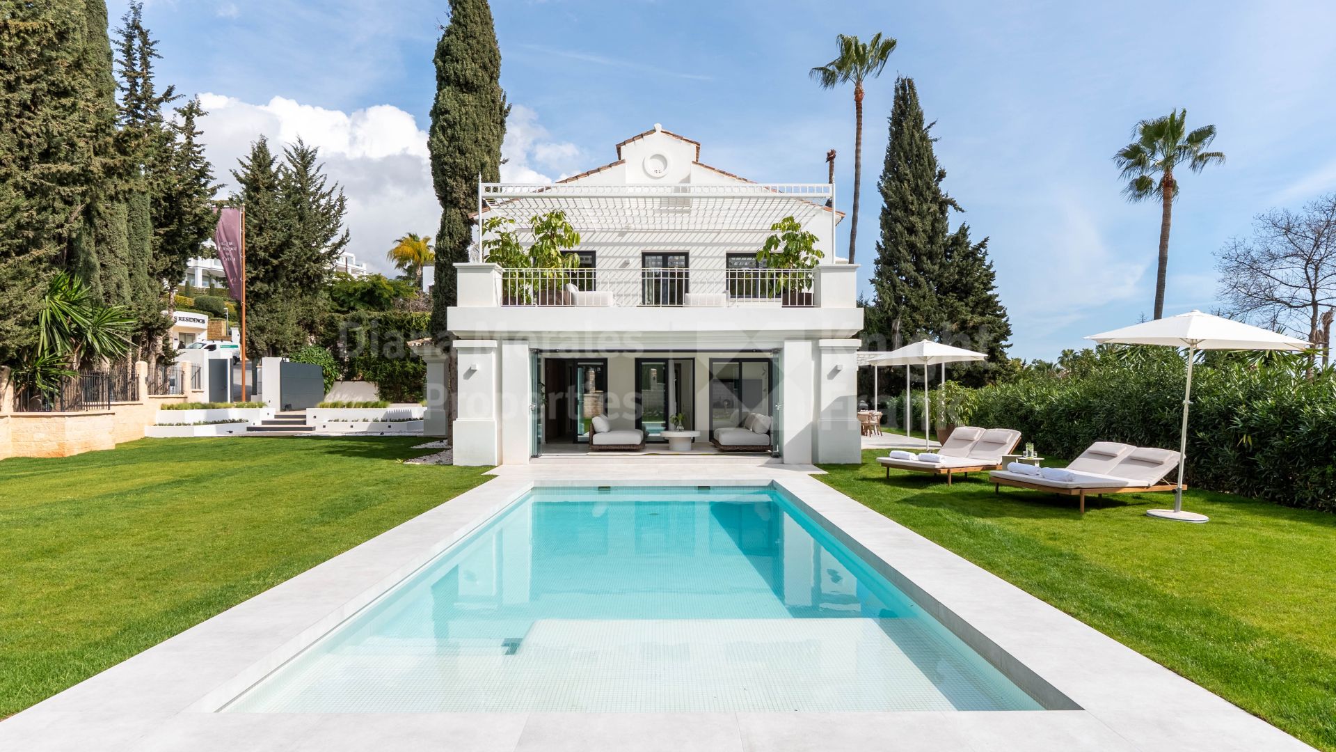 Villa Leones, bonita casa reformada en Nueva Andalucia