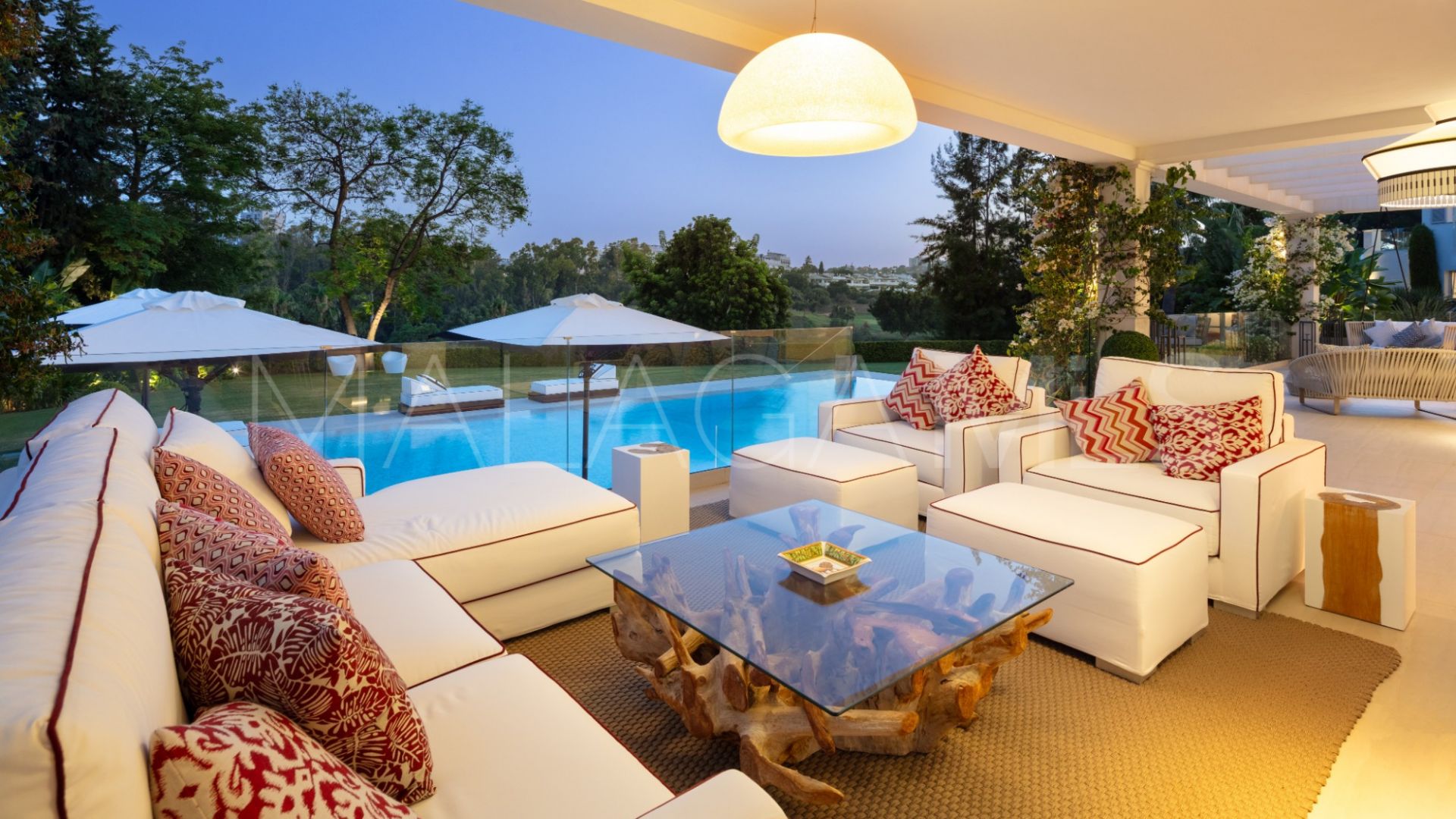 For sale villa in Aloha with 6 bedrooms