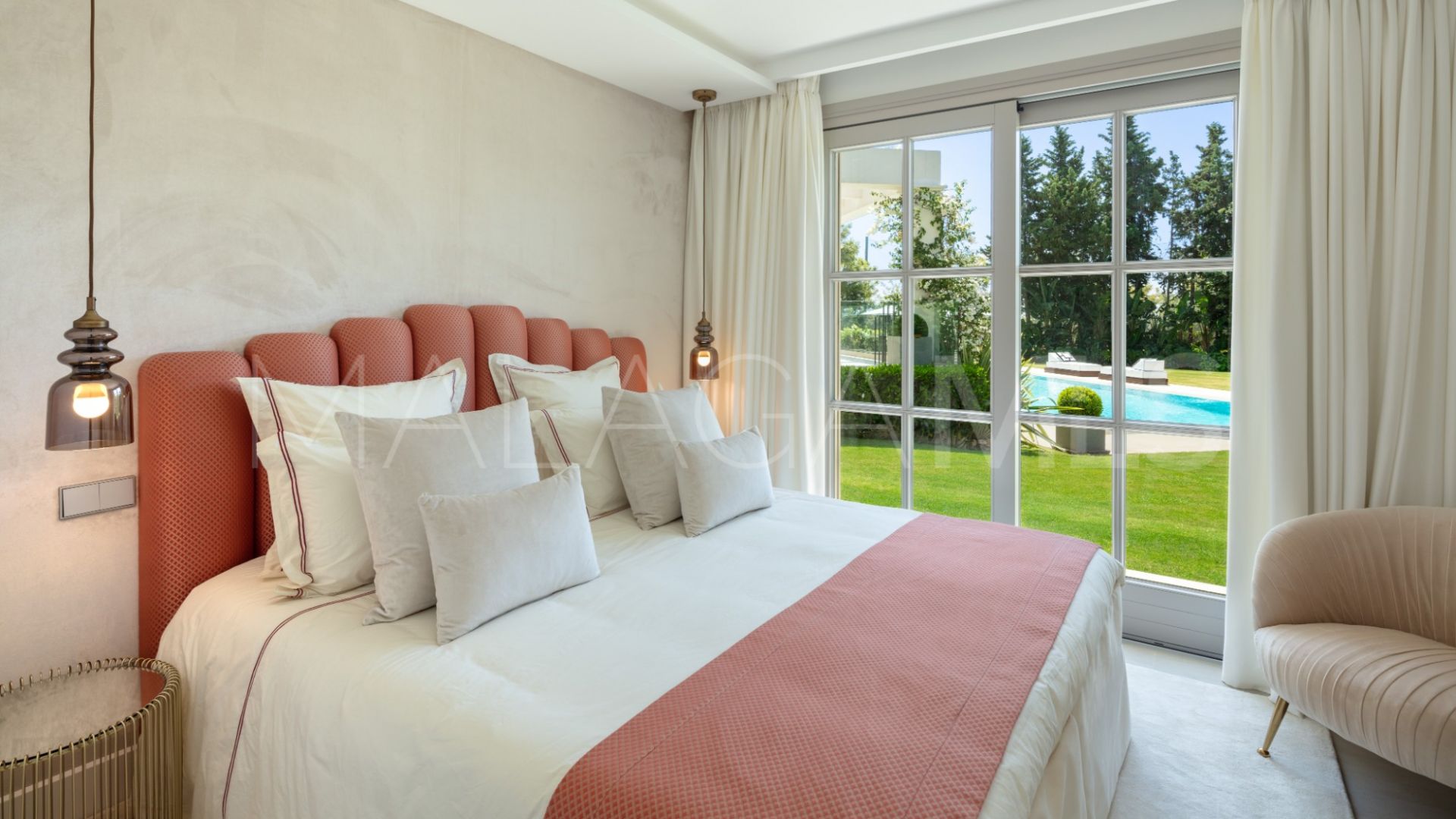 For sale villa in Aloha with 6 bedrooms