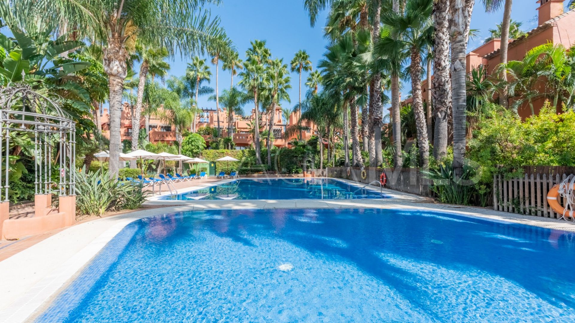 Villa jumelée for sale in Monte Marbella Club