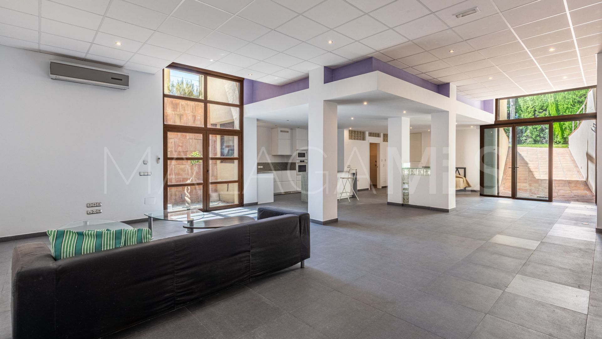 Villa for sale in Nueva Andalucia