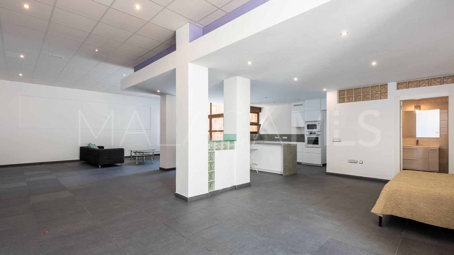 Villa for sale in Nueva Andalucia