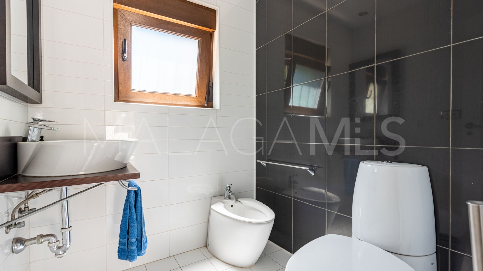 Villa for sale in Nueva Andalucia
