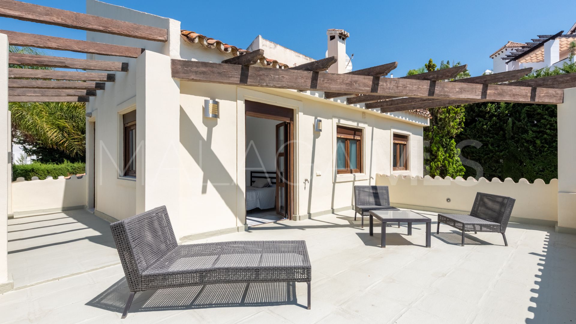 Villa for sale in Nueva Andalucia