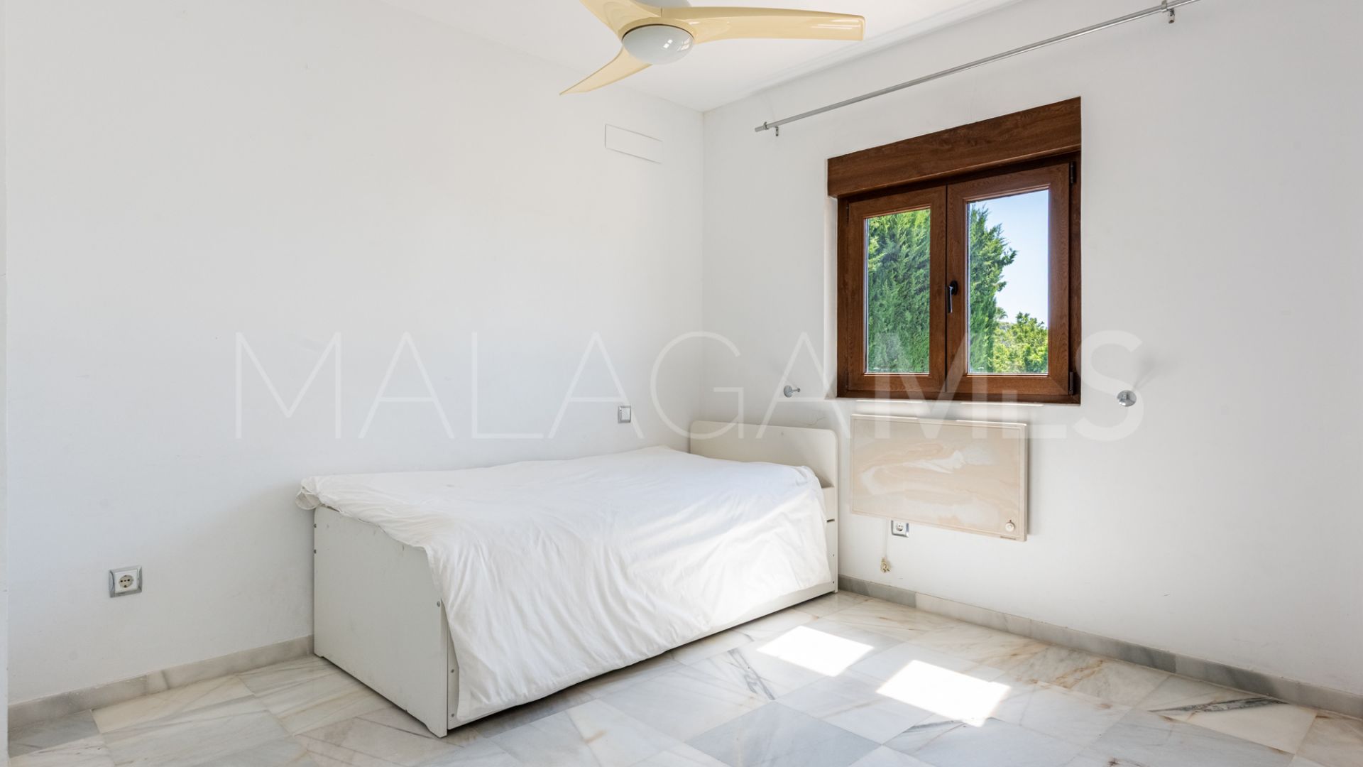 Villa for sale in Nueva Andalucia
