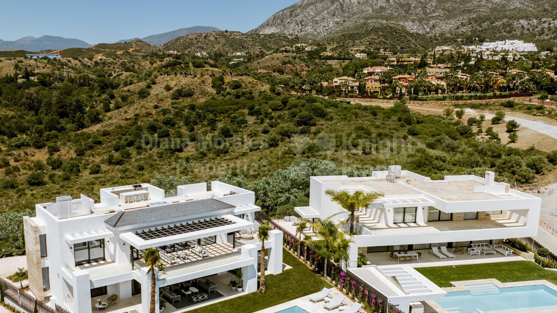 Marbella Goldene Meile, Dreistöckige moderne Villa in Lomas del Virrey