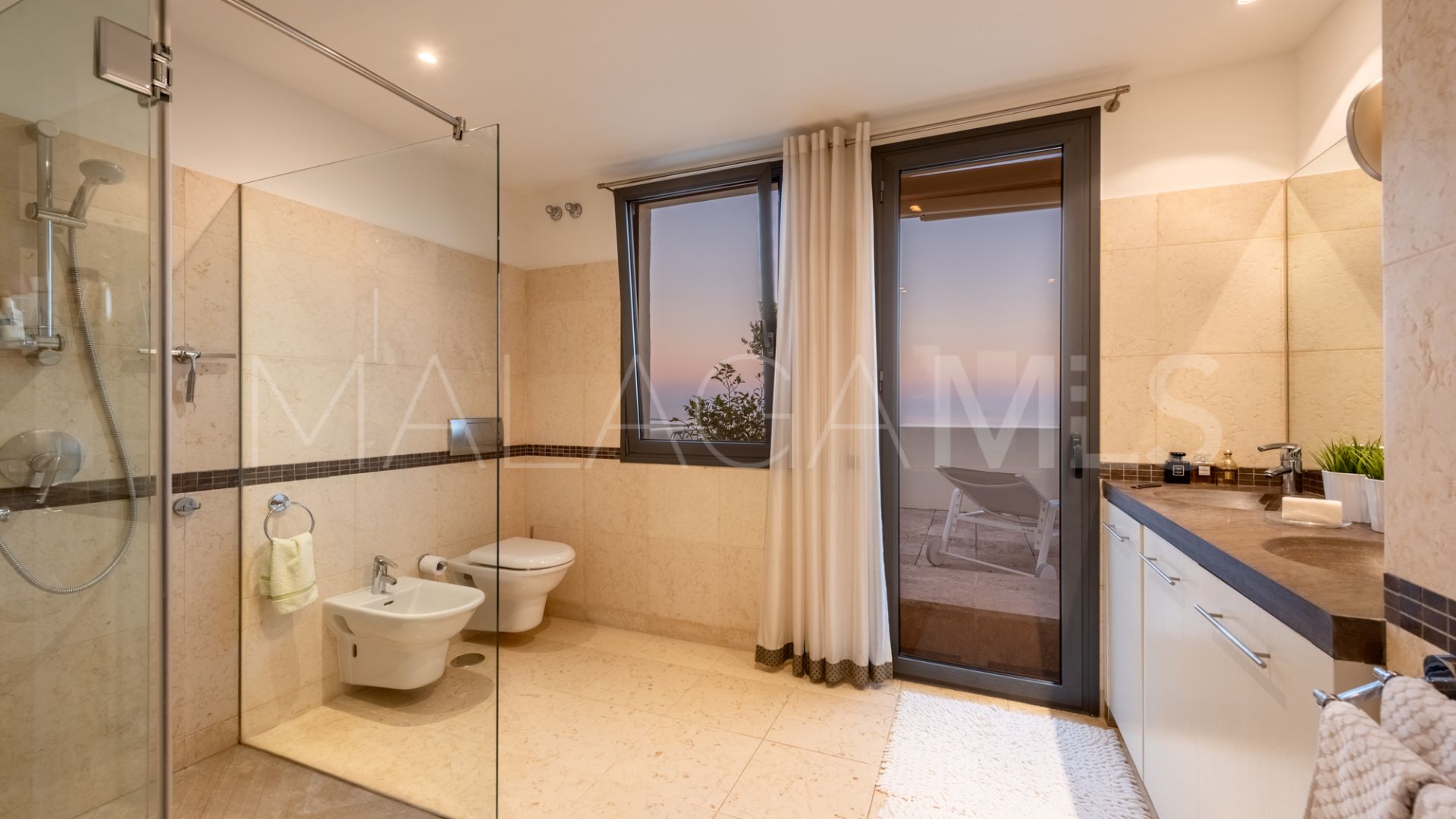 Duplex penthouse for sale in Los Altos de los Monteros