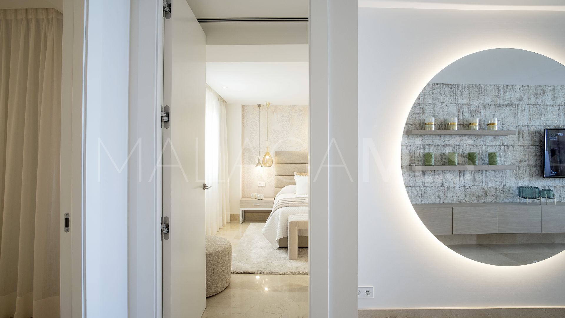 Apartamento for sale with 2 bedrooms in Estepona Playa