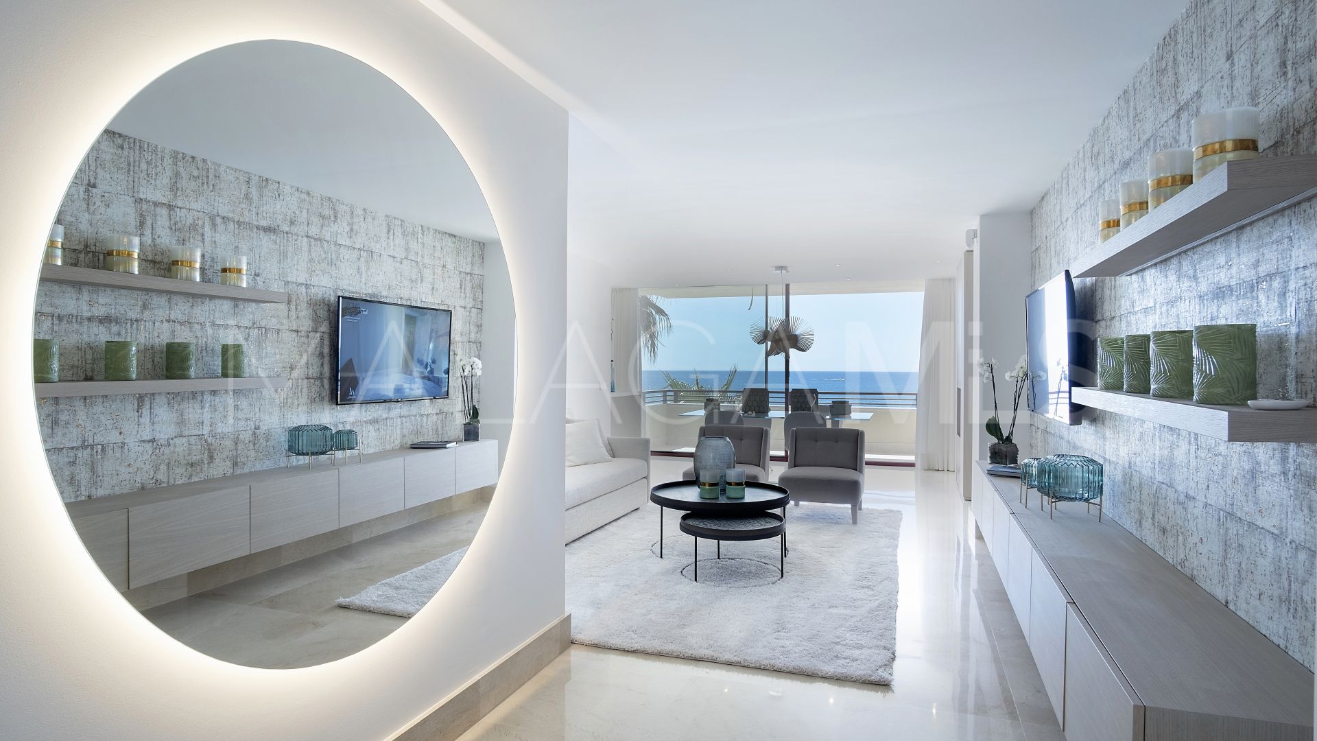 Apartamento for sale with 2 bedrooms in Estepona Playa