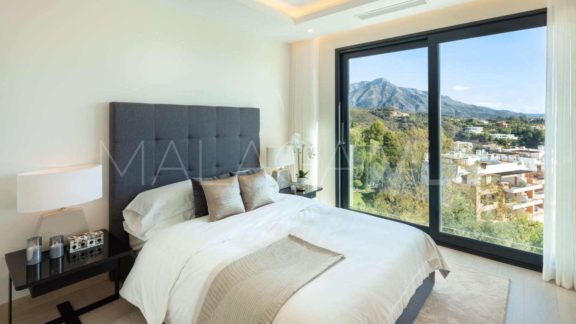 5 bedrooms villa for sale in La Quinta