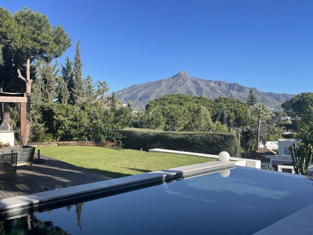 For sale Las Brisas villa