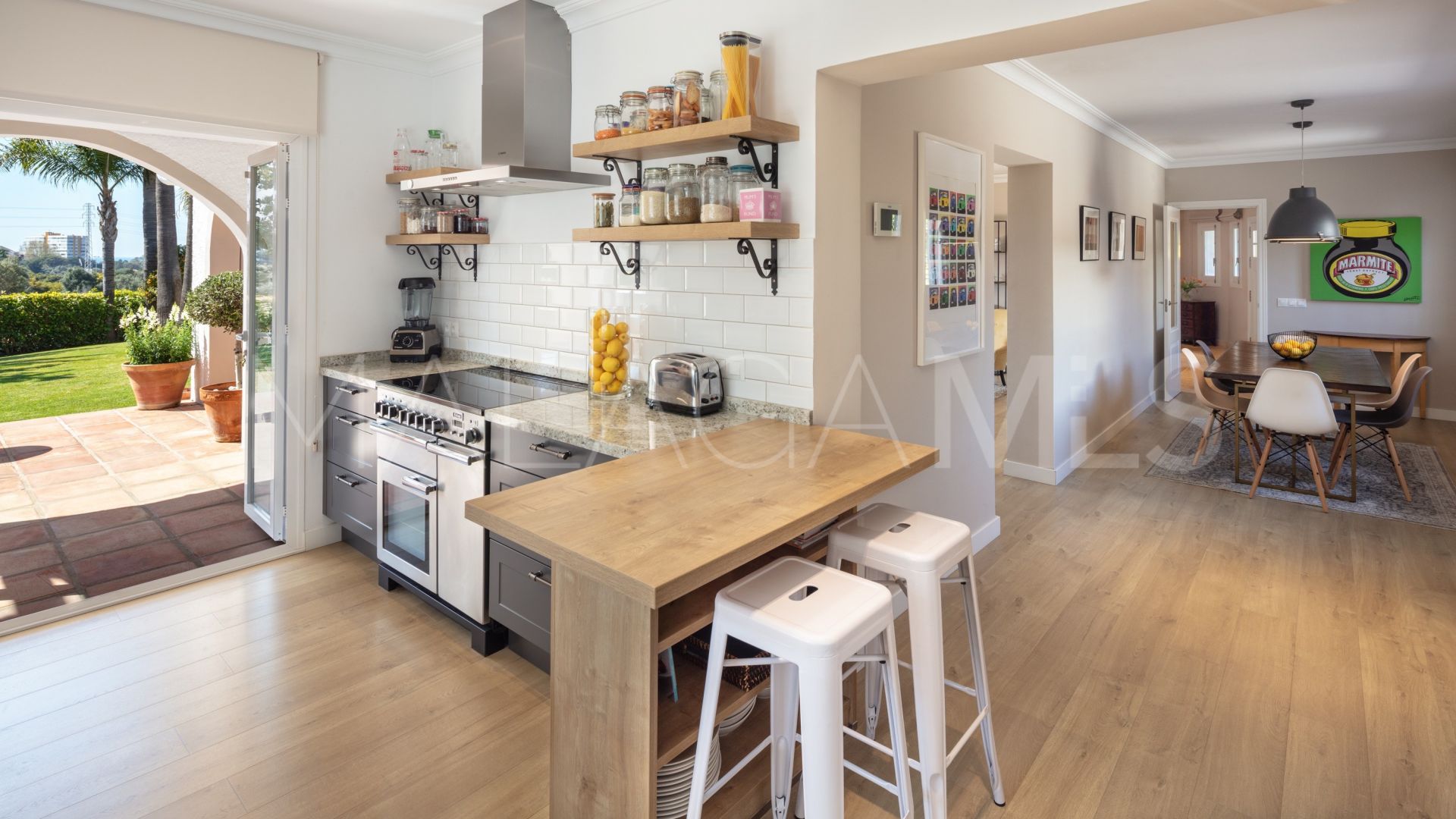 Se vende villa in El Rosario with 5 bedrooms