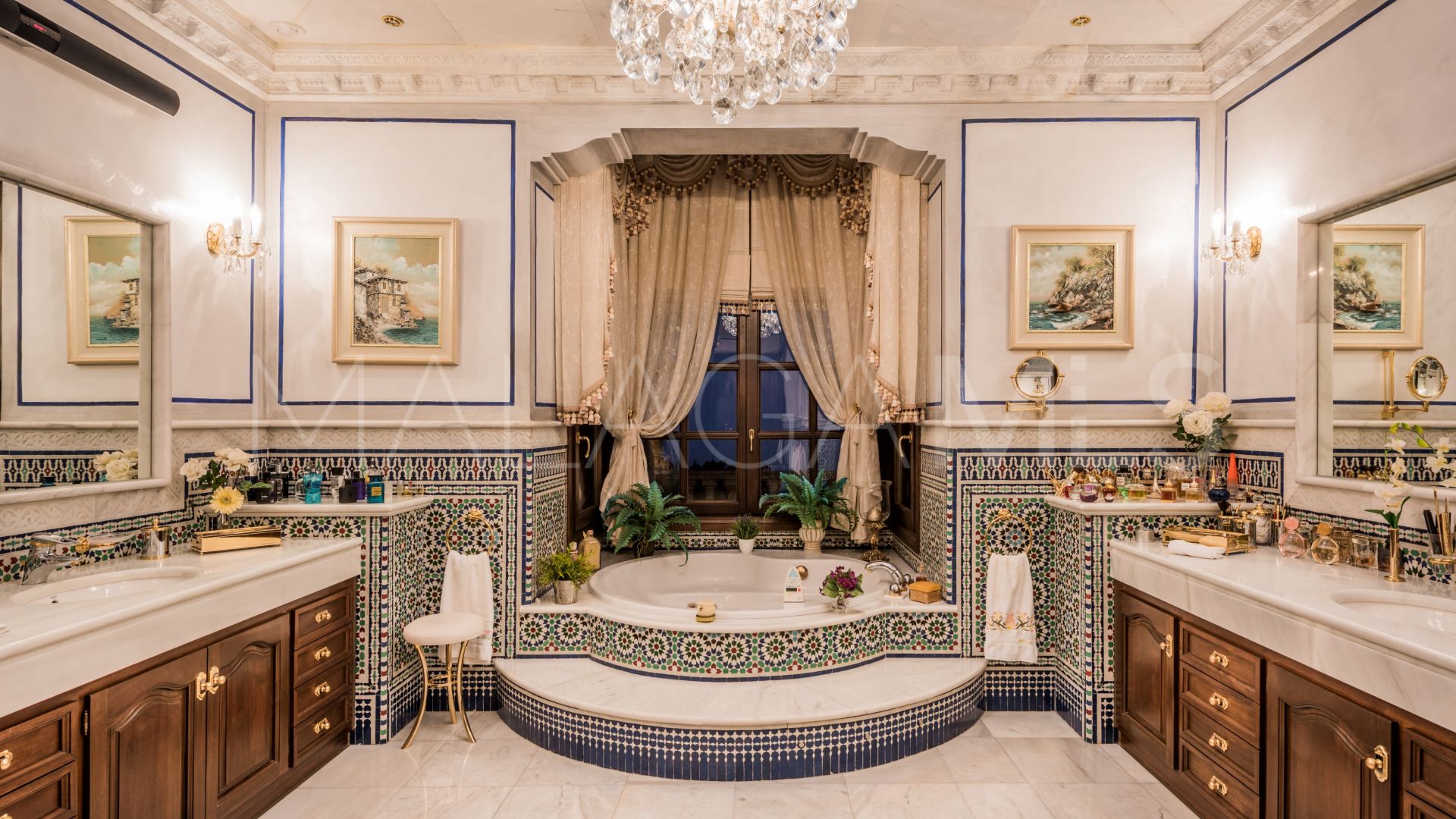 Villa for sale in Sierra Blanca
